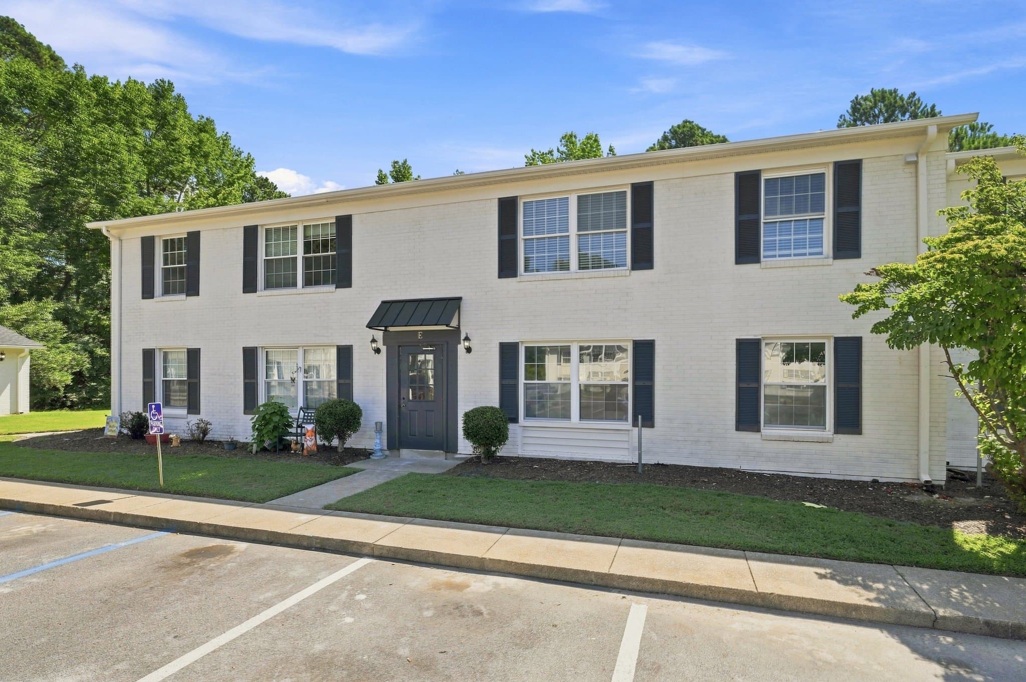 Suffolk Apartment: 200 Kilby Shores Drive