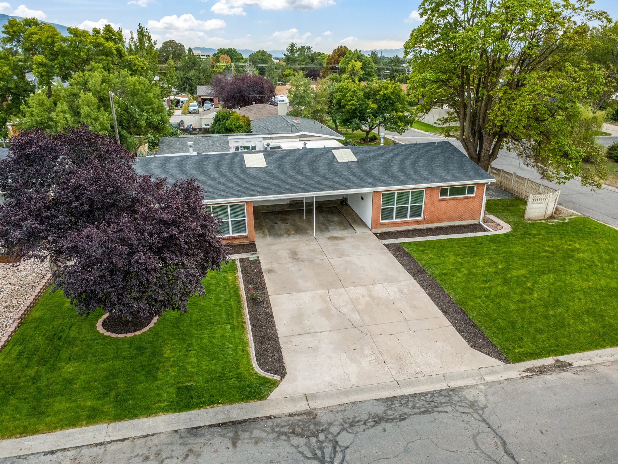 Millcreek Multiplex: 1154 E Glorieta Dr