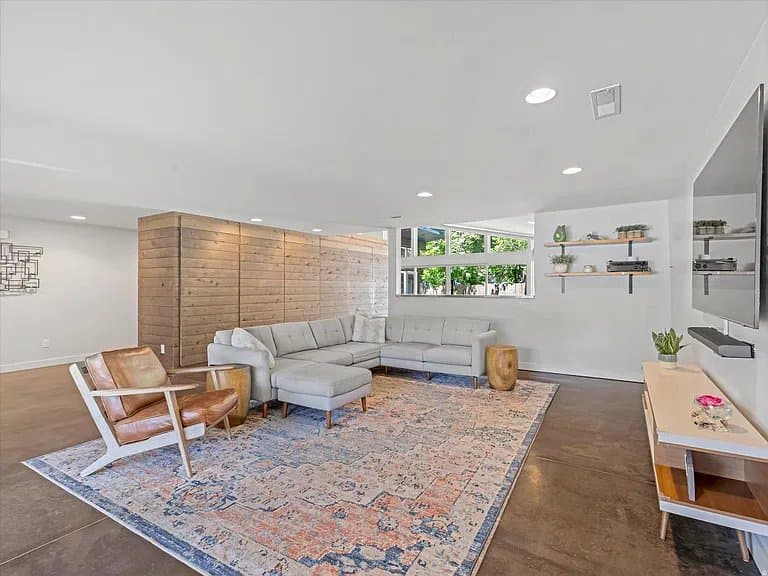 Salt Lake City House: 1925 E Osage Orange Ave