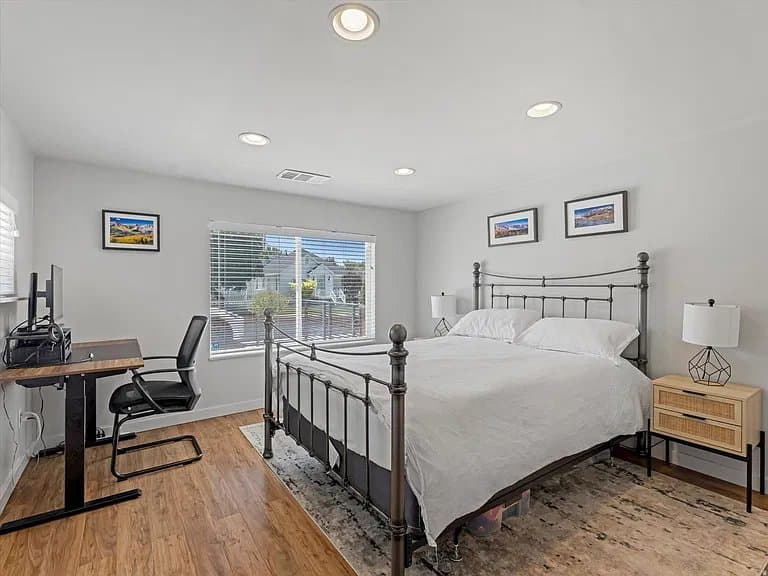 Salt Lake City House: 1925 E Osage Orange Ave