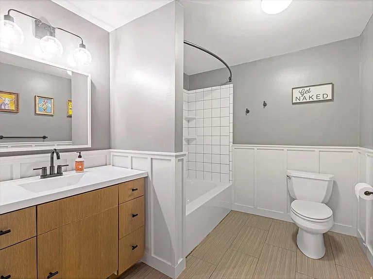 Salt Lake City House: 1925 E Osage Orange Ave
