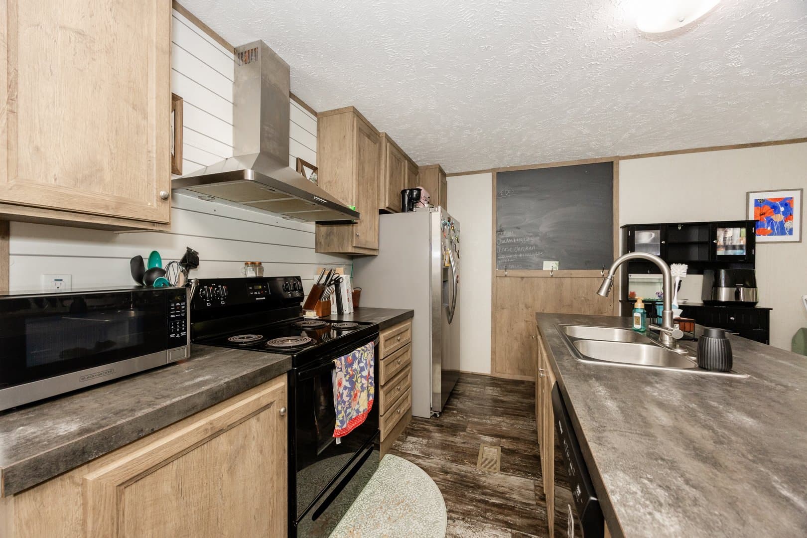 Walker House: 34151 Cane Market Rd