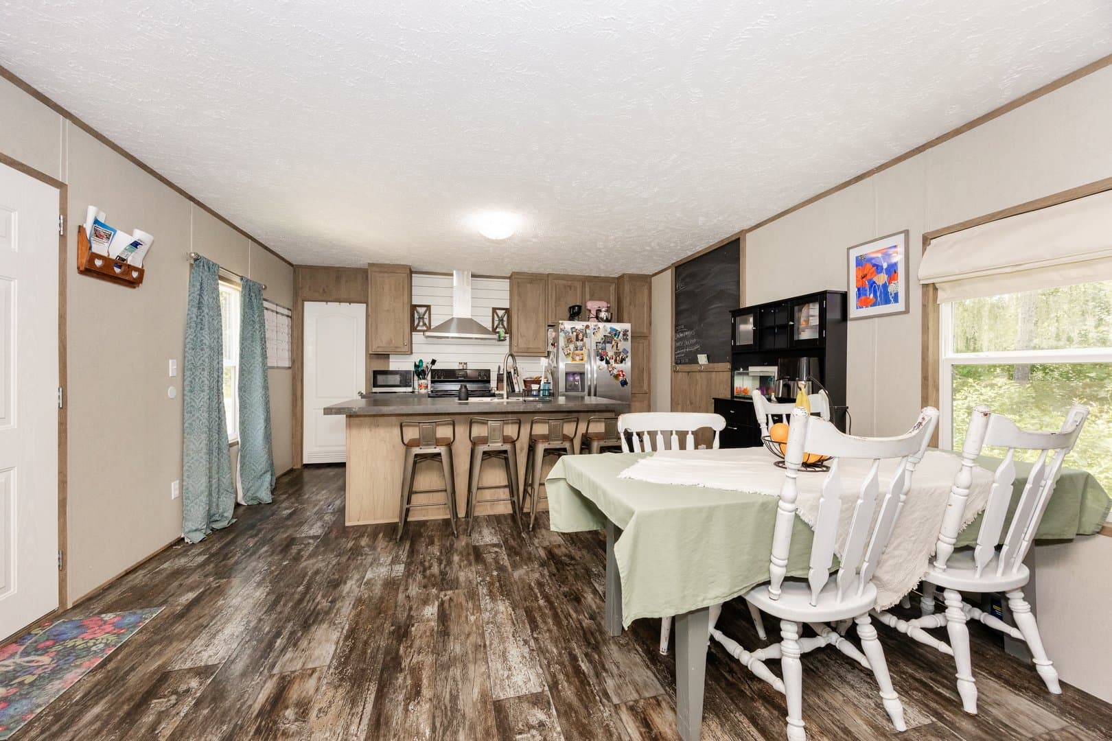 Walker House: 34151 Cane Market Rd