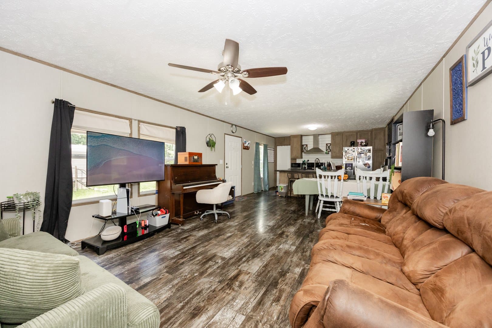 Walker House: 34151 Cane Market Rd