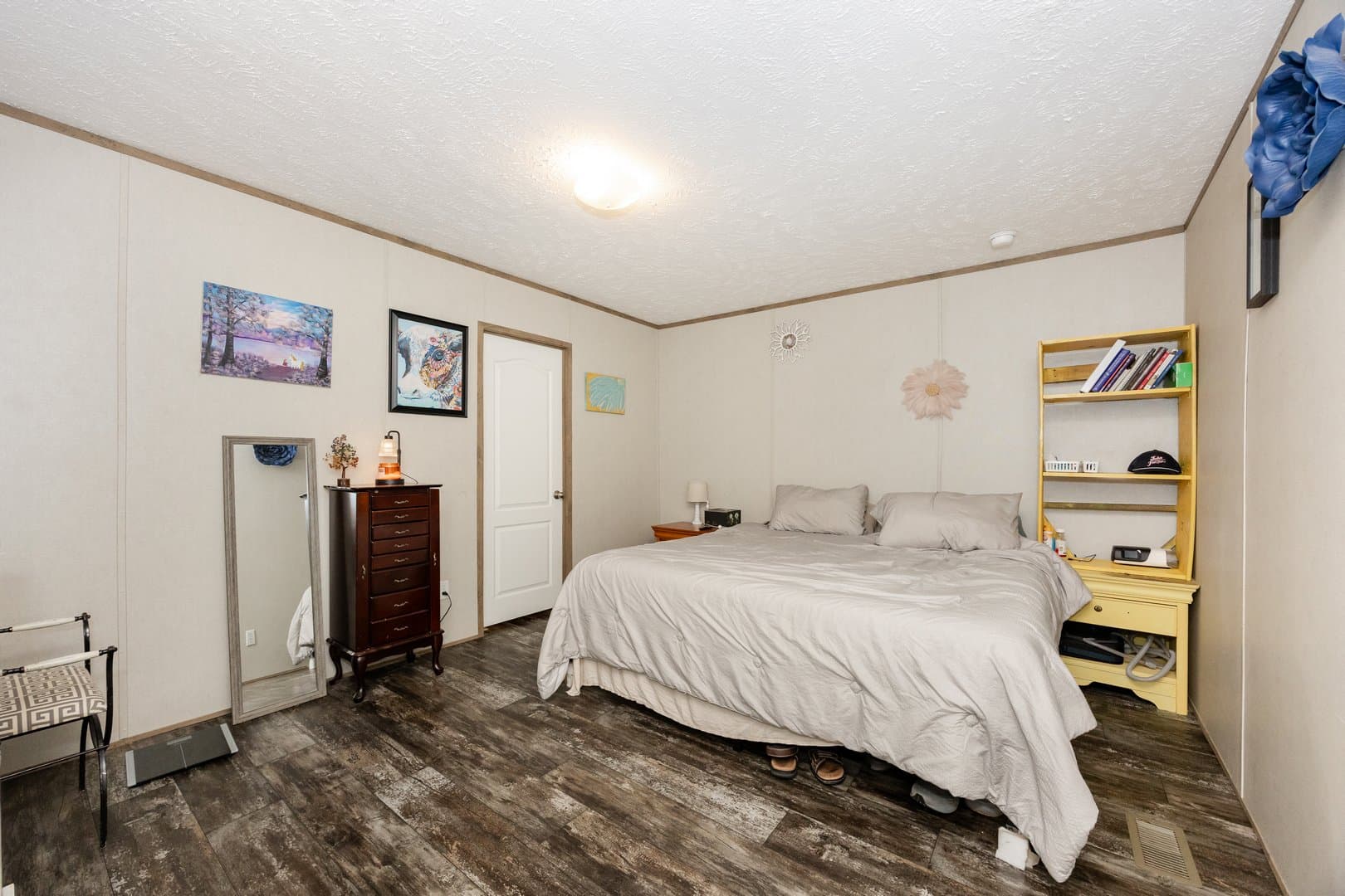 Walker House: 34151 Cane Market Rd