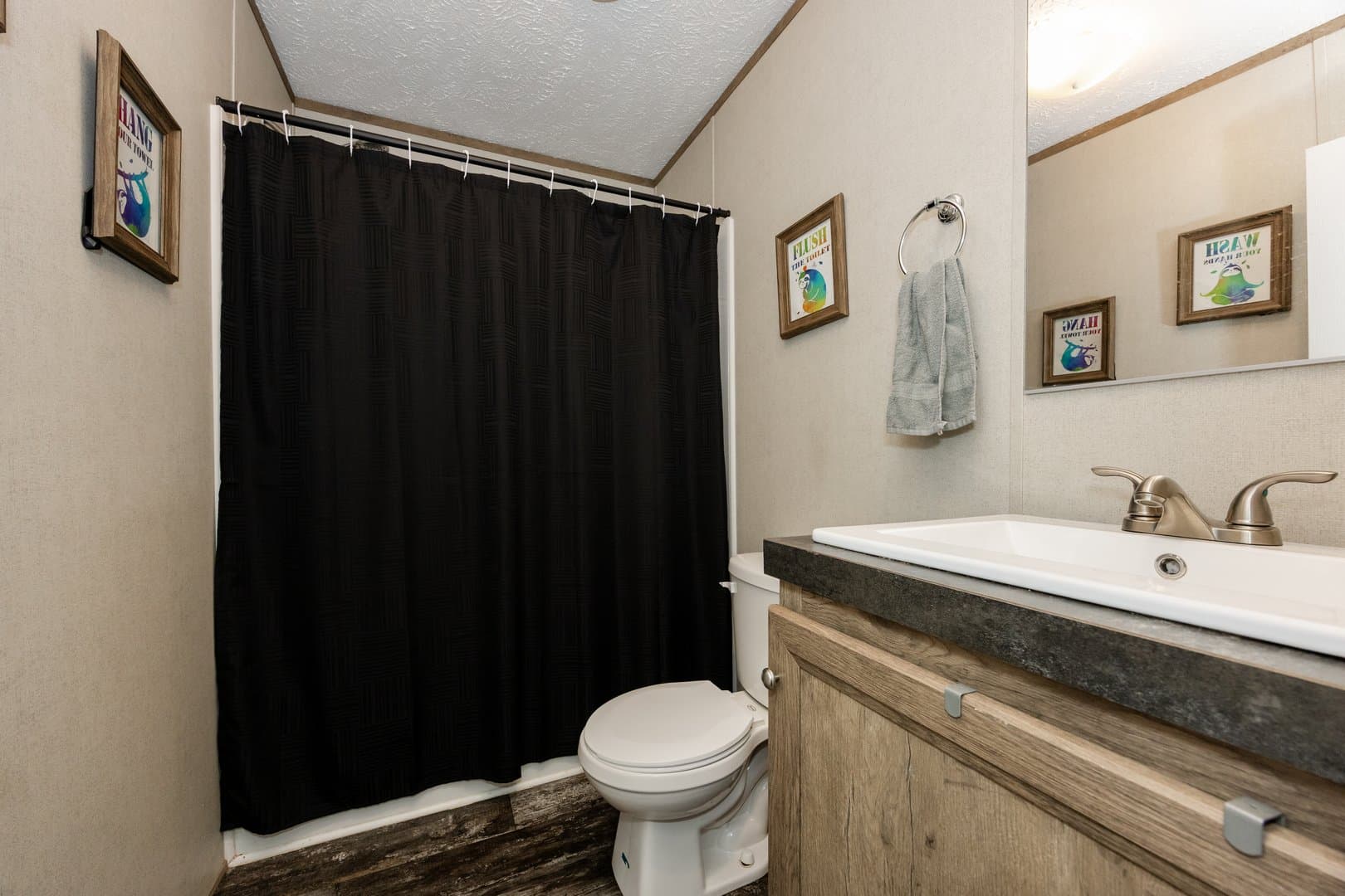 Walker House: 34151 Cane Market Rd