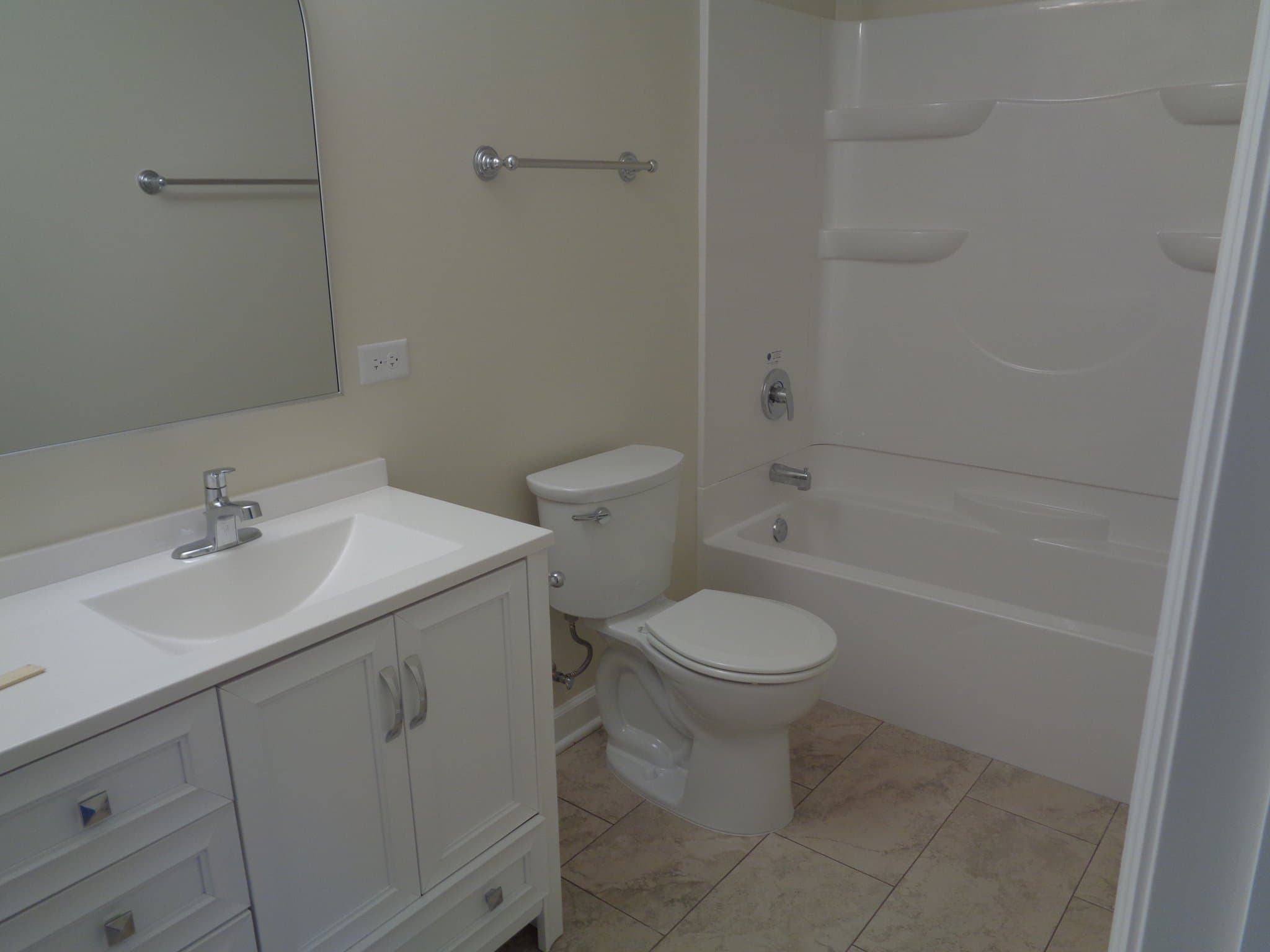 Joliet Apartment: 115 Essington Rd