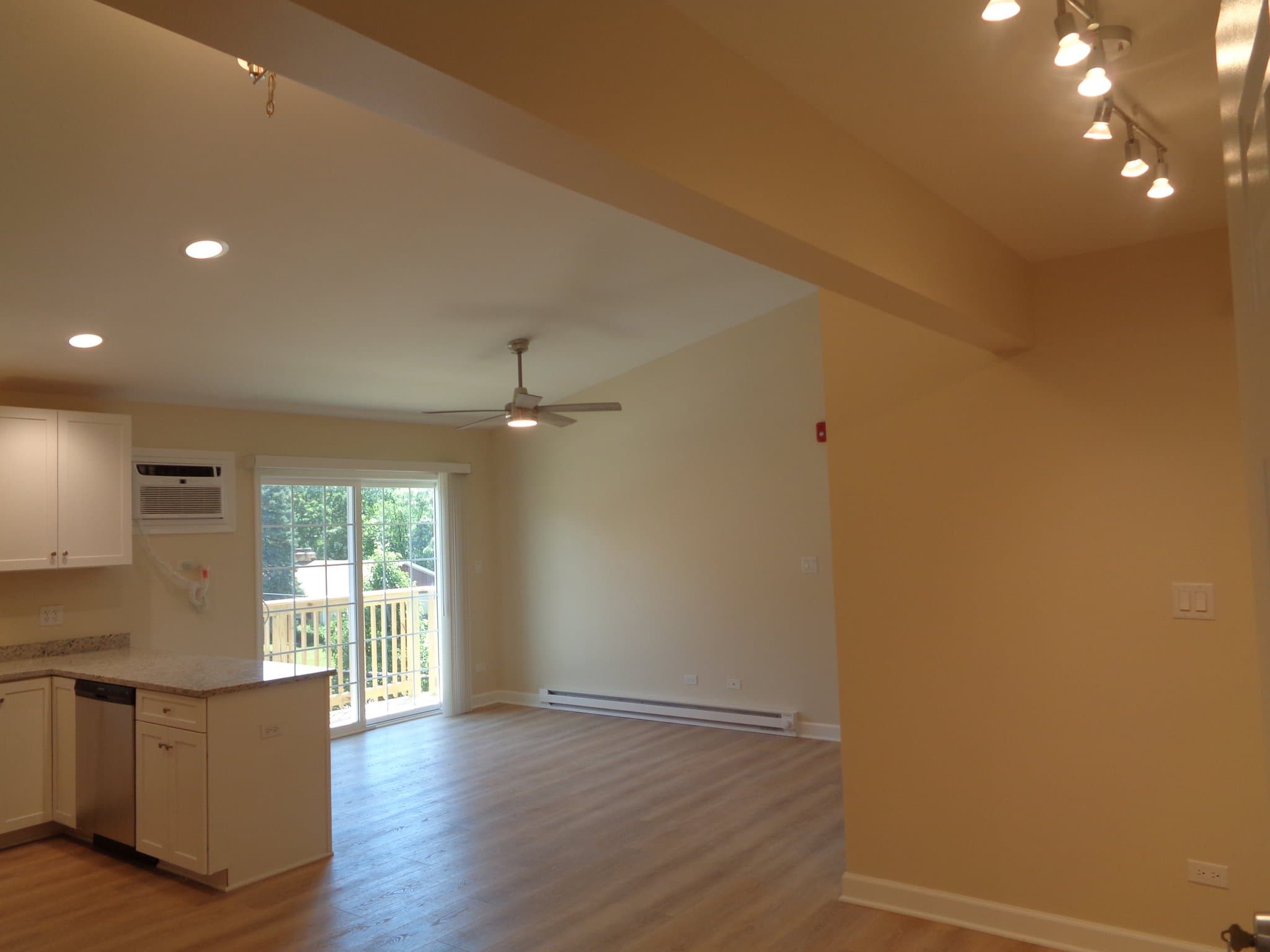Joliet Apartment: 115 Essington Rd