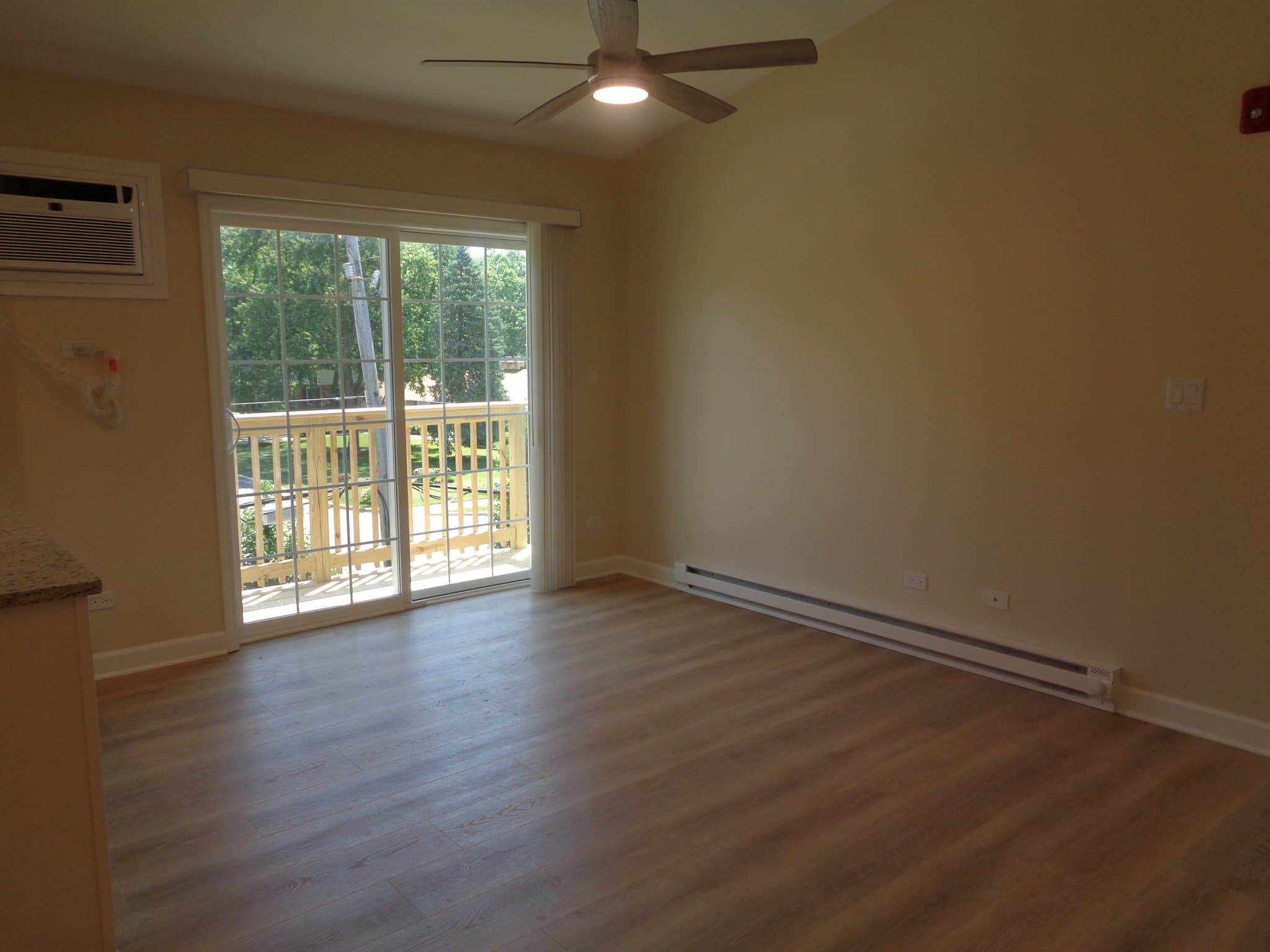 Joliet Apartment: 115 Essington Rd