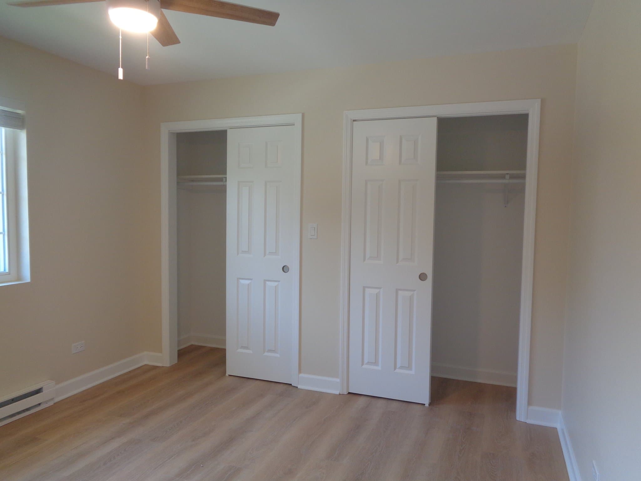 Joliet Apartment: 115 Essington Rd