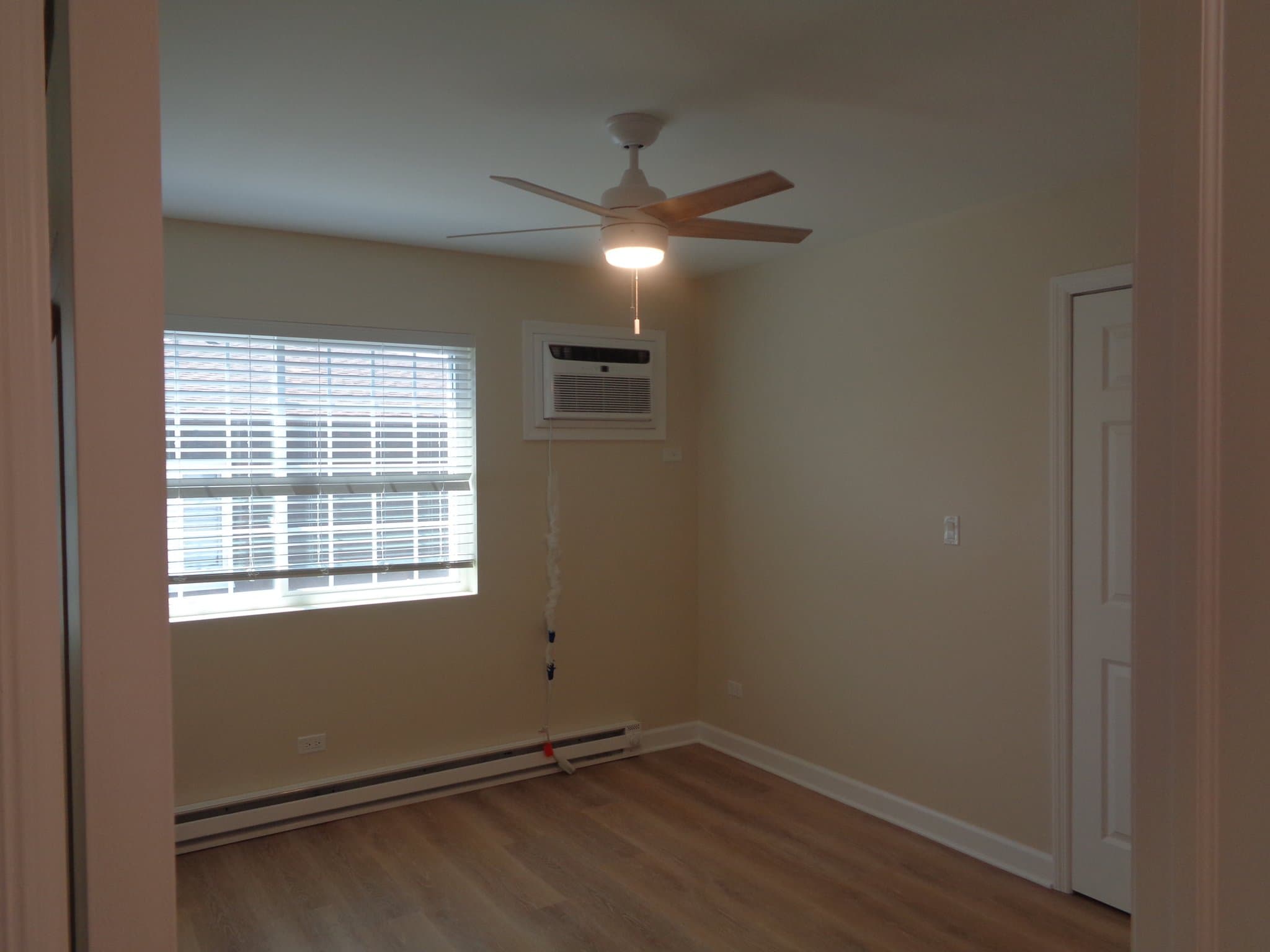 Joliet Apartment: 115 Essington Rd