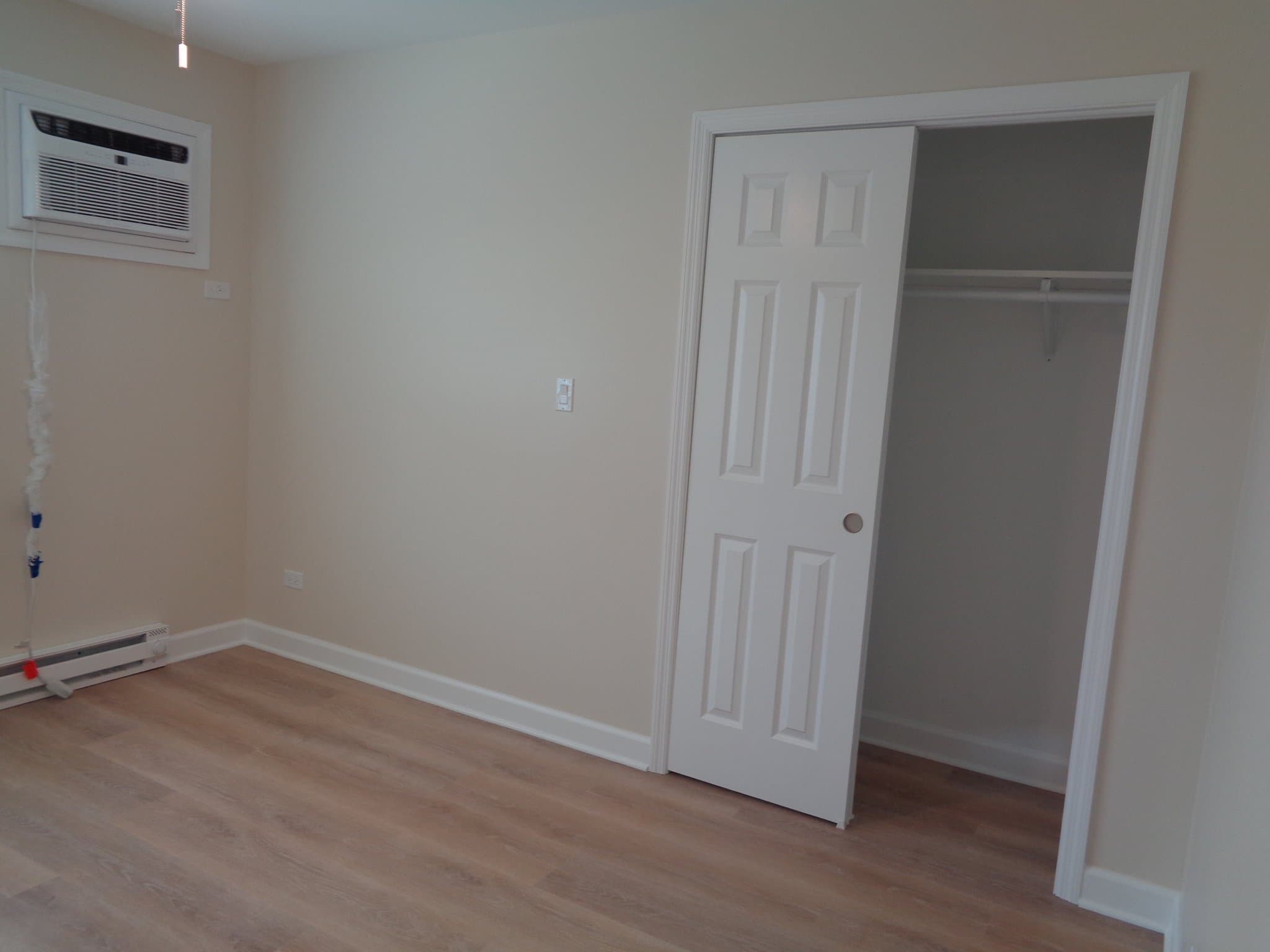 Joliet Apartment: 115 Essington Rd