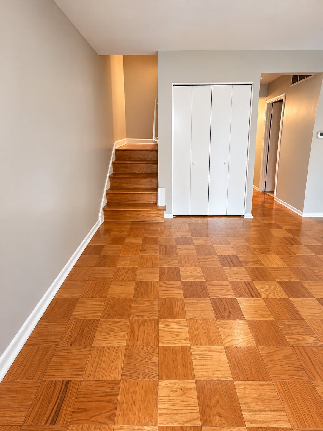 Edgewood Townhome: 616 Yorkshire Dr