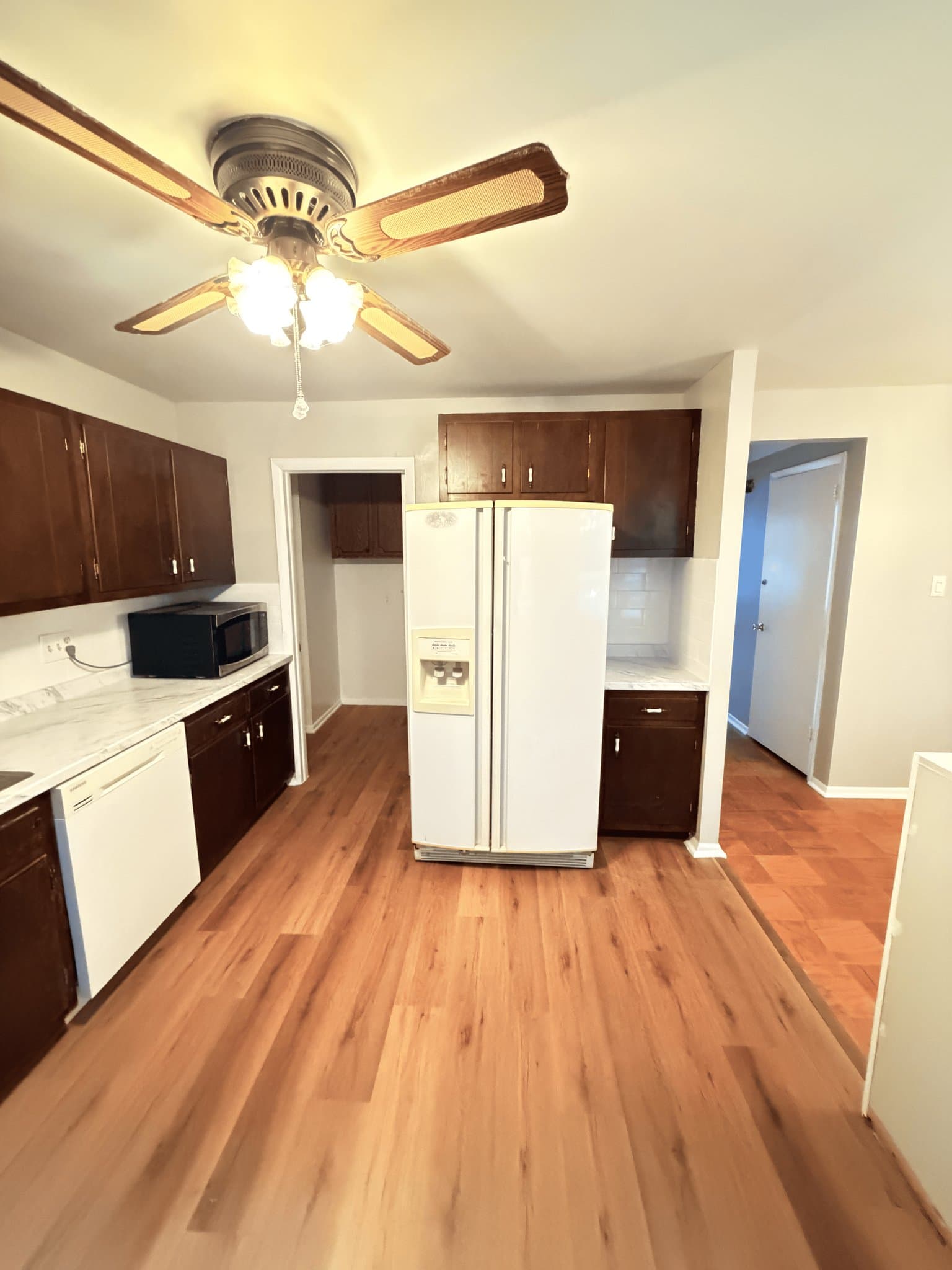 Edgewood Townhome: 616 Yorkshire Dr
