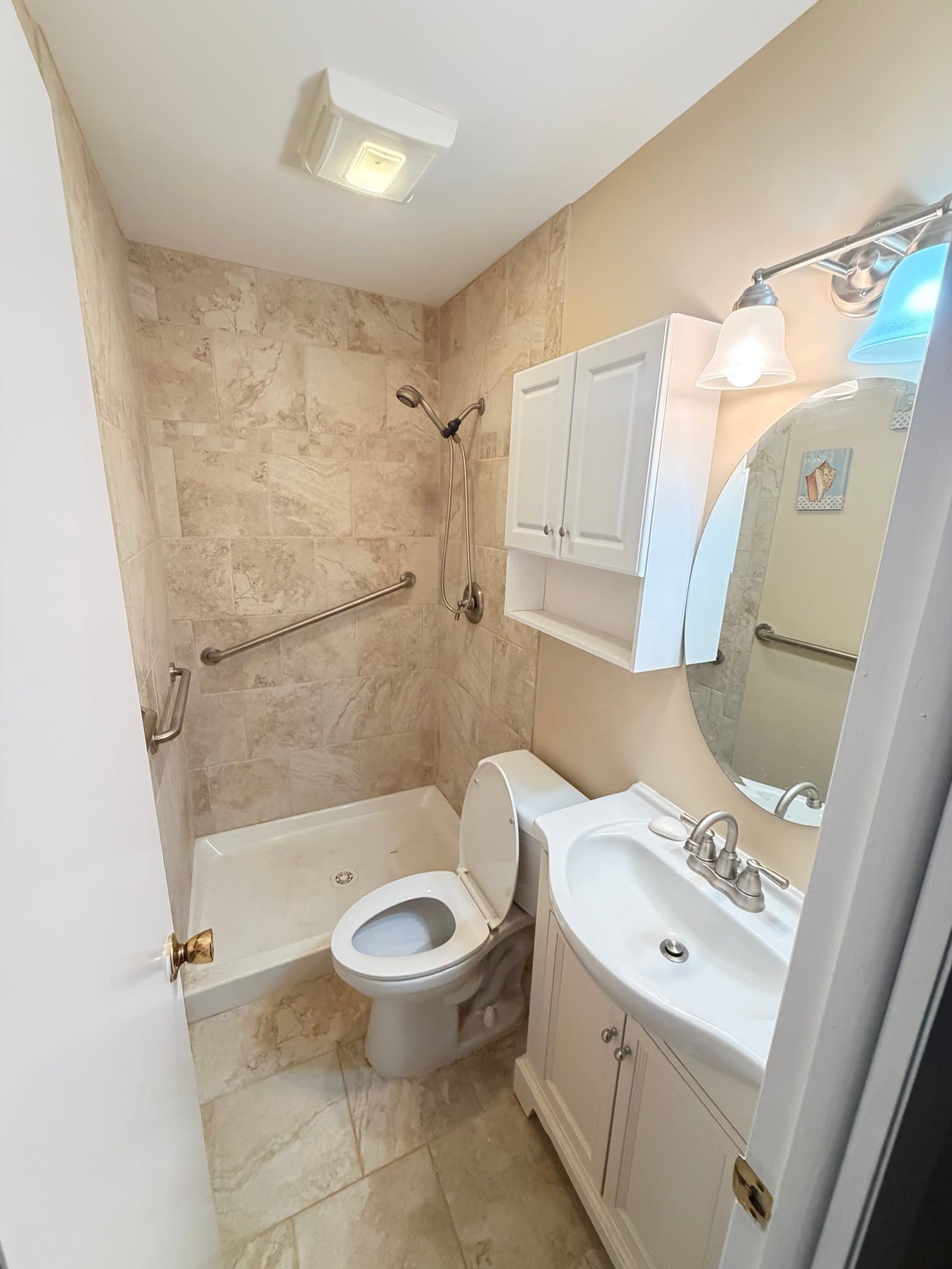 Edgewood Townhome: 616 Yorkshire Dr