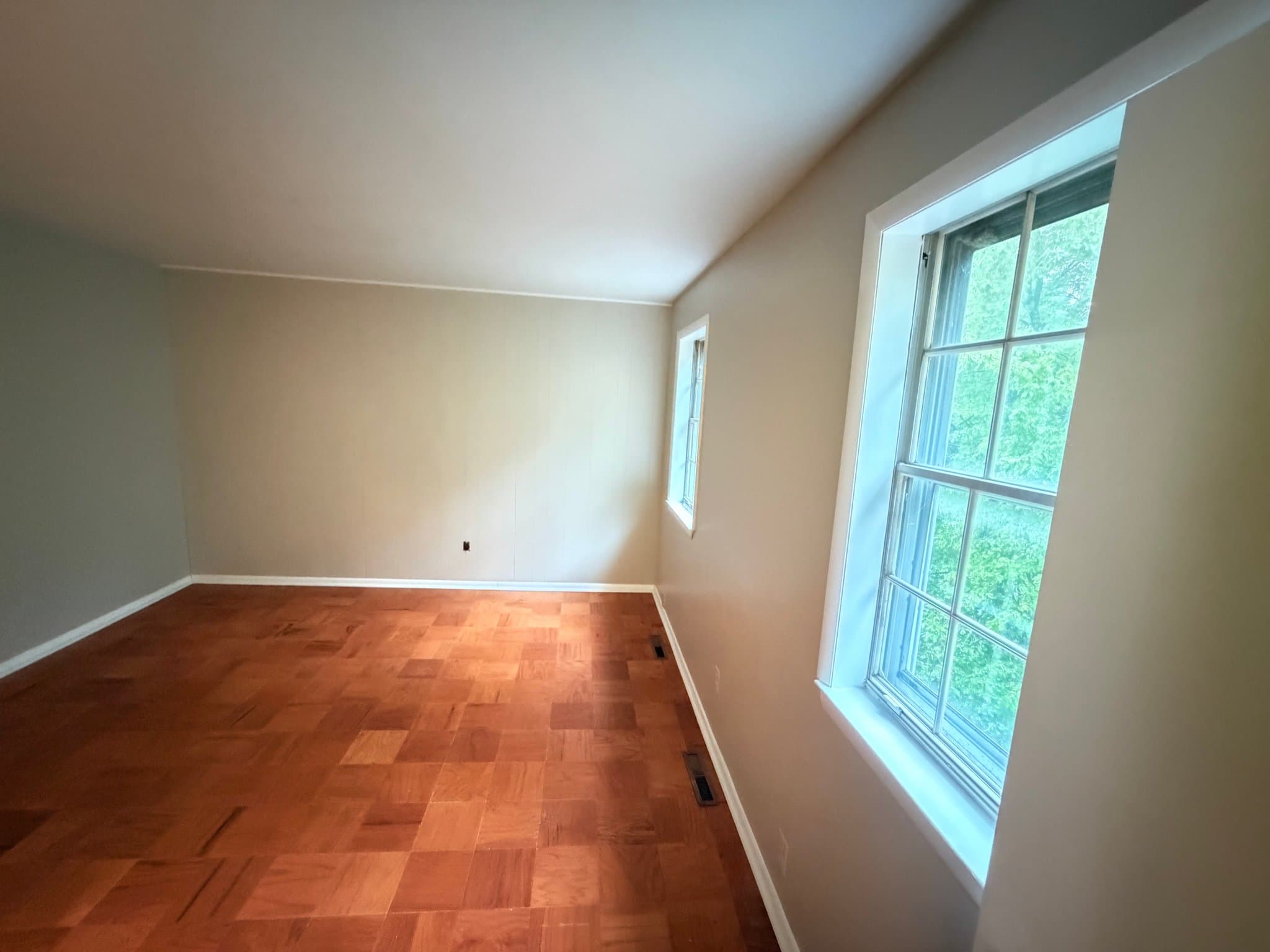 Edgewood Townhome: 616 Yorkshire Dr