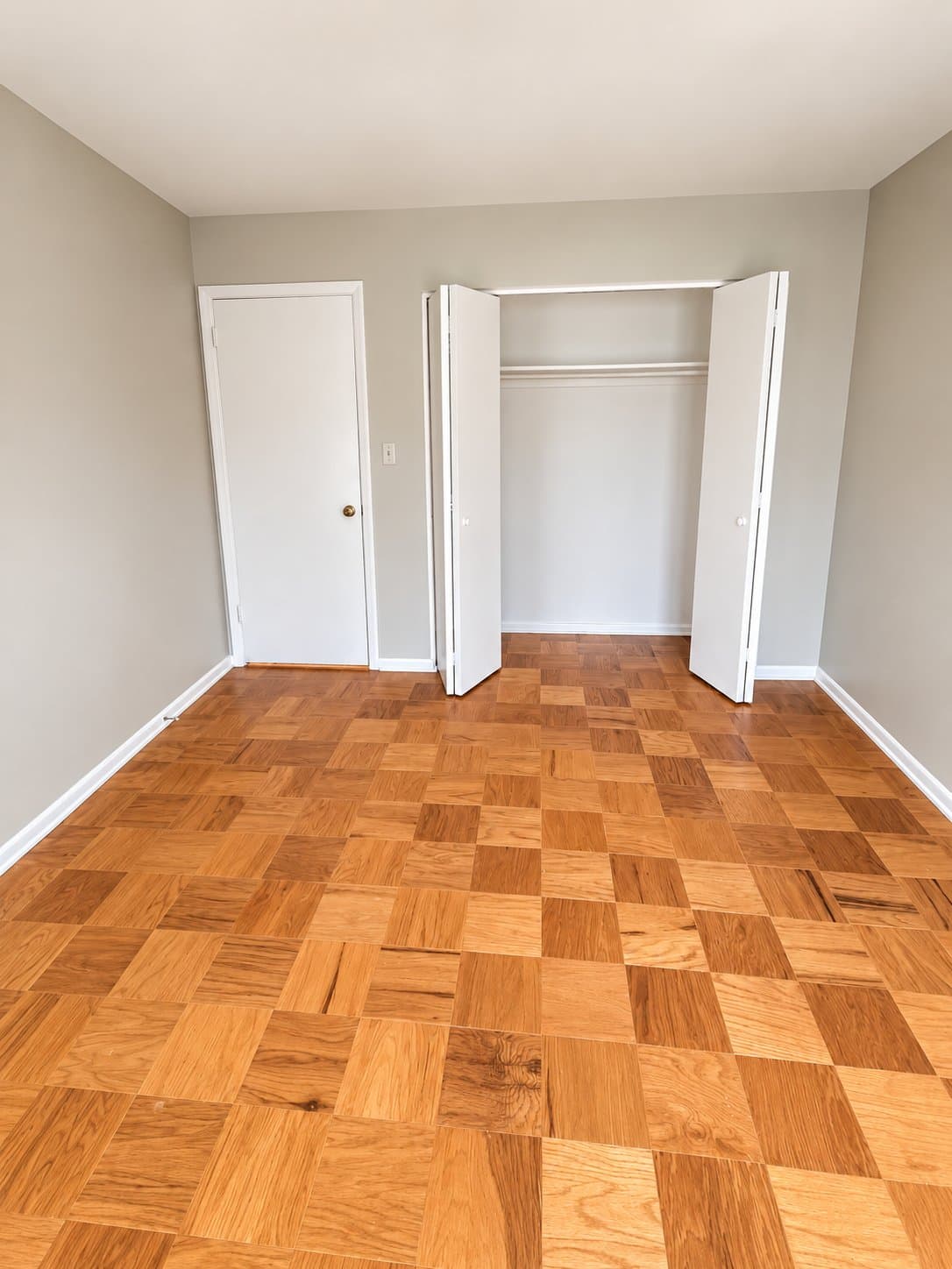 Edgewood Townhome: 616 Yorkshire Dr
