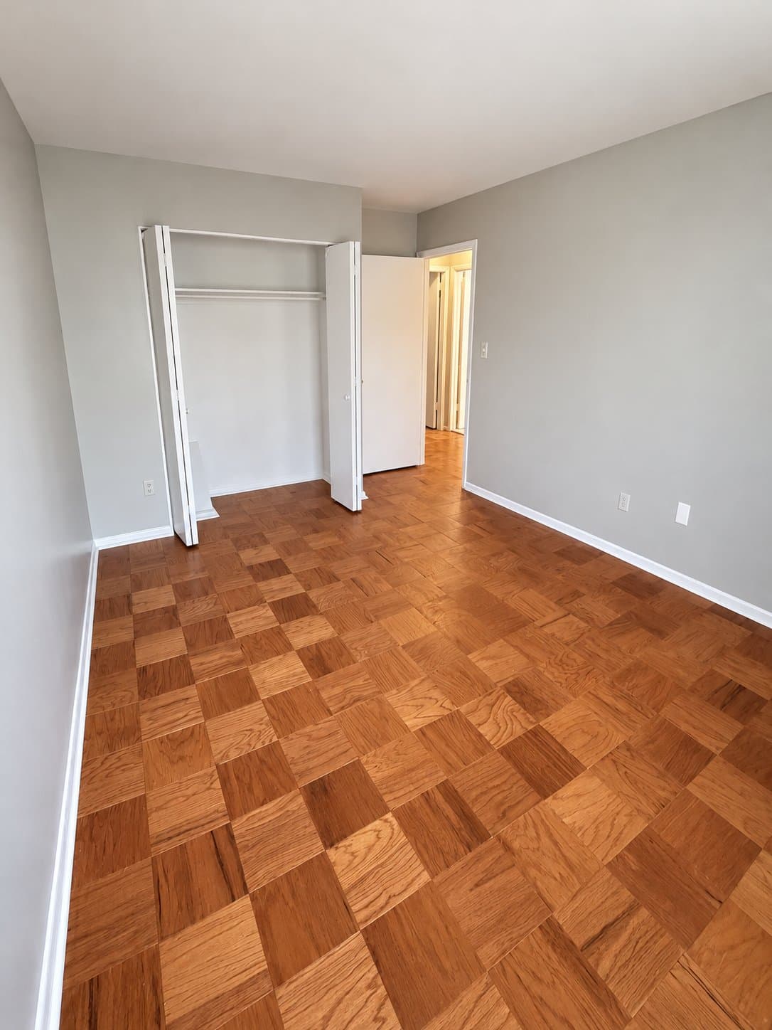 Edgewood Townhome: 616 Yorkshire Dr