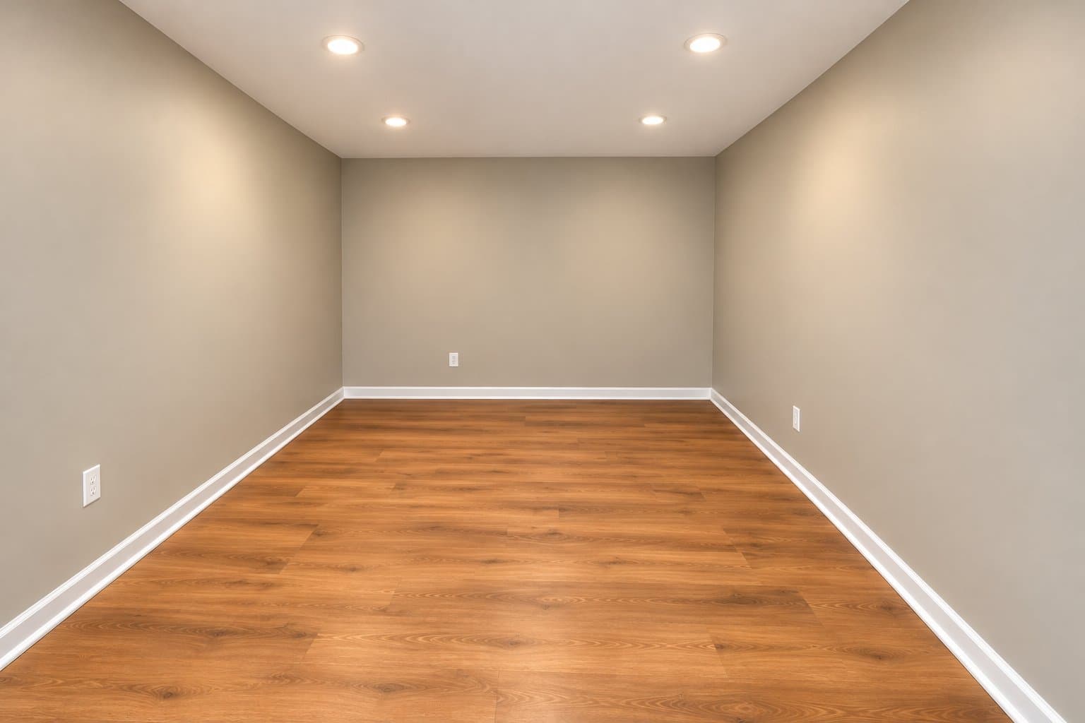 Edgewood Townhome: 616 Yorkshire Dr