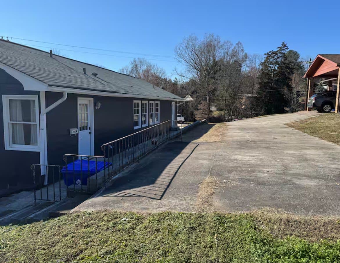 Oak Ridge Multiplex: 188 Louisiana Ave