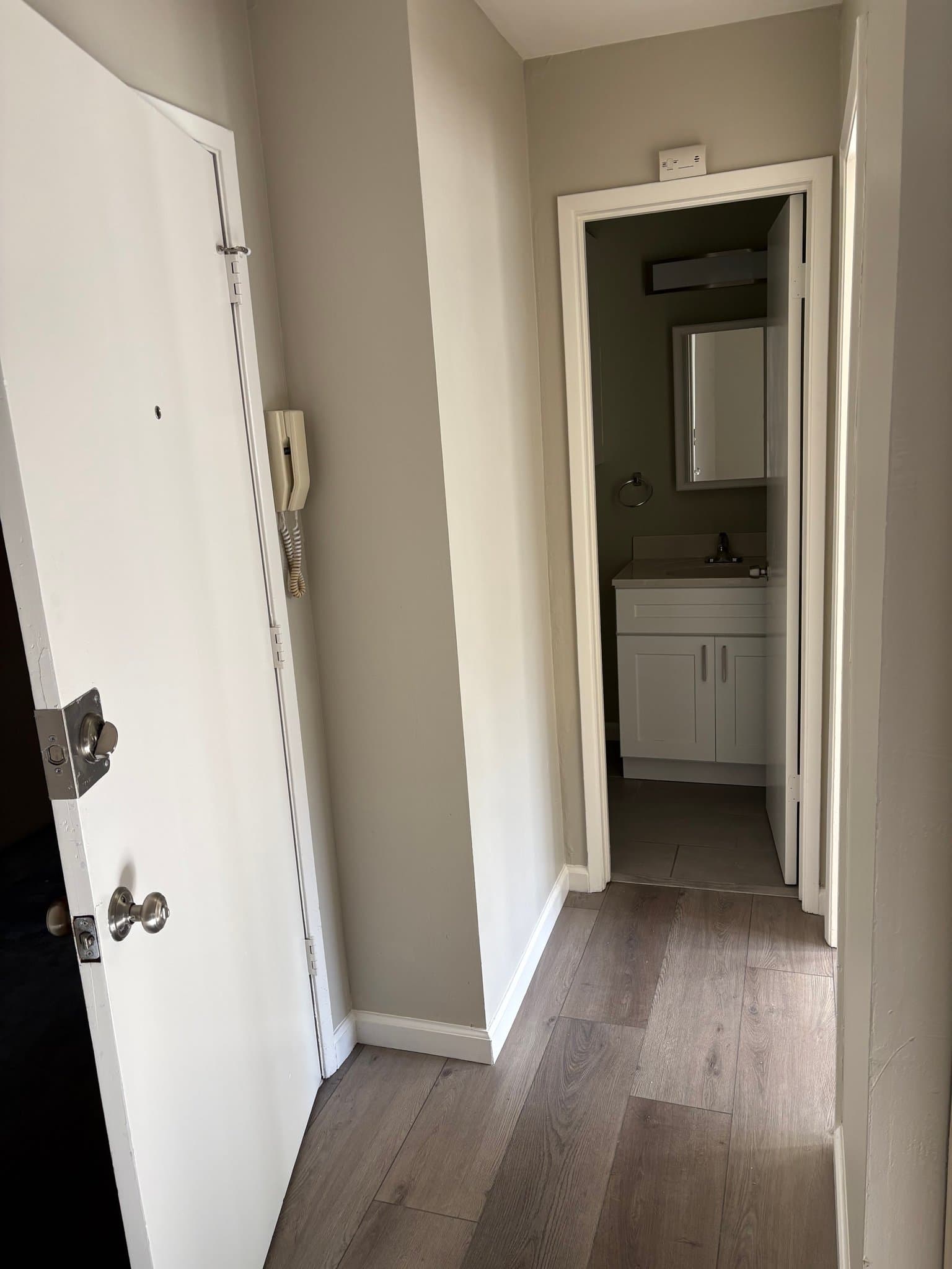 Oakland Apartment: 5499 Claremont Avenue