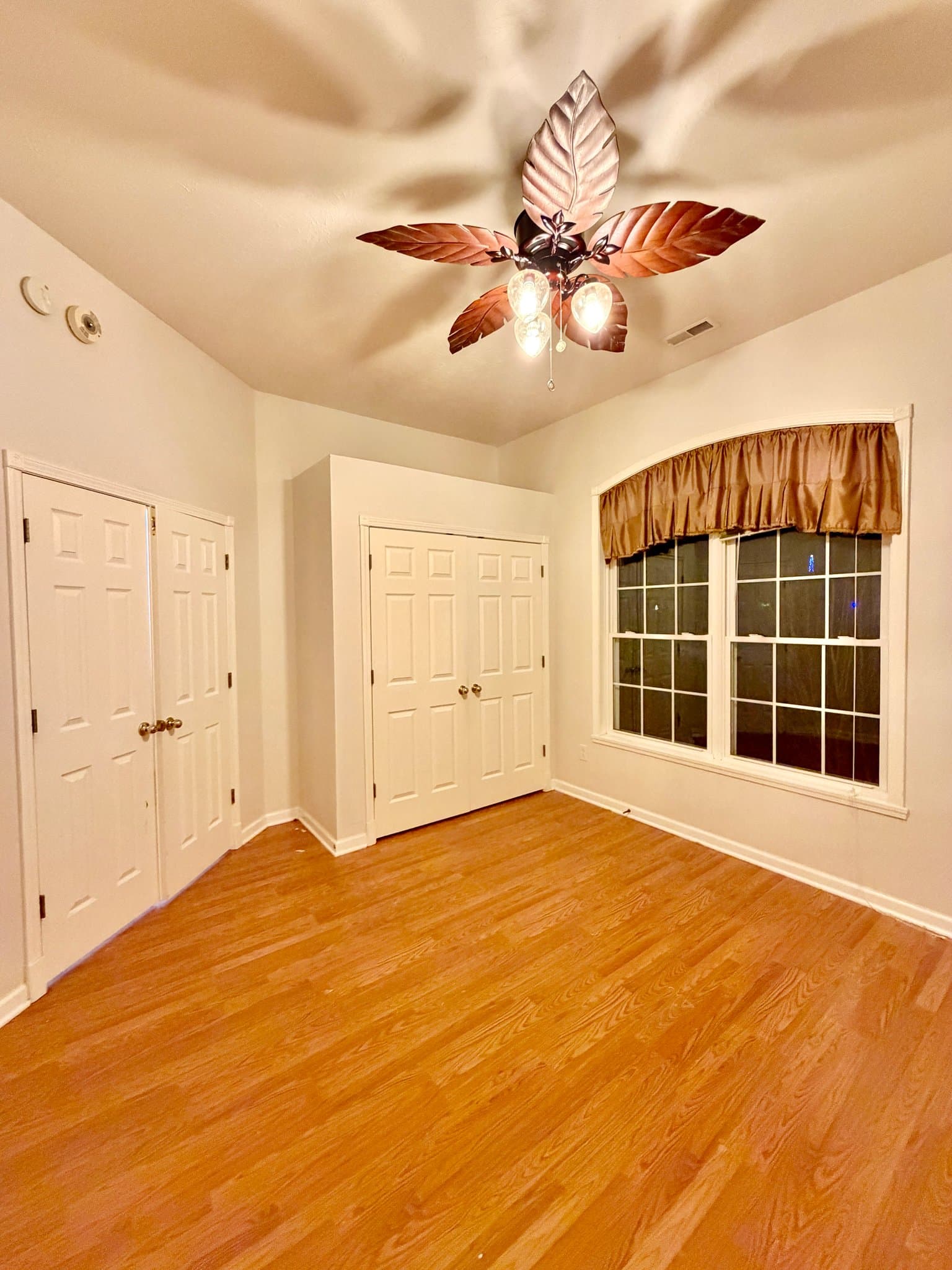 Greenwood House: 2019 Woodfield Dr