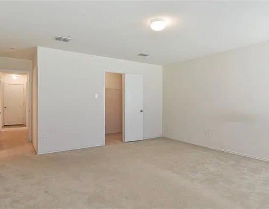 Arlington House: 7419 Lake Front Trl