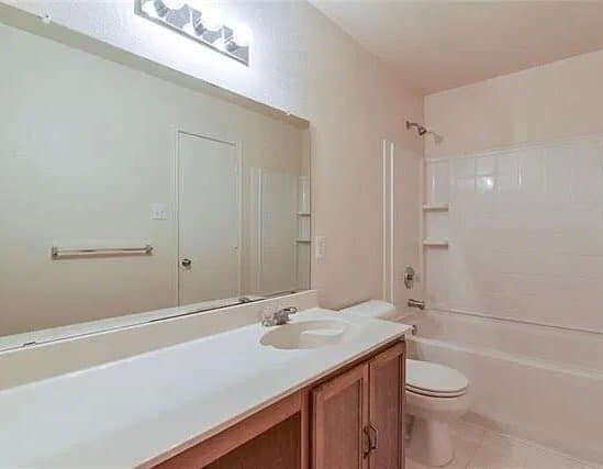 Arlington House: 7419 Lake Front Trl