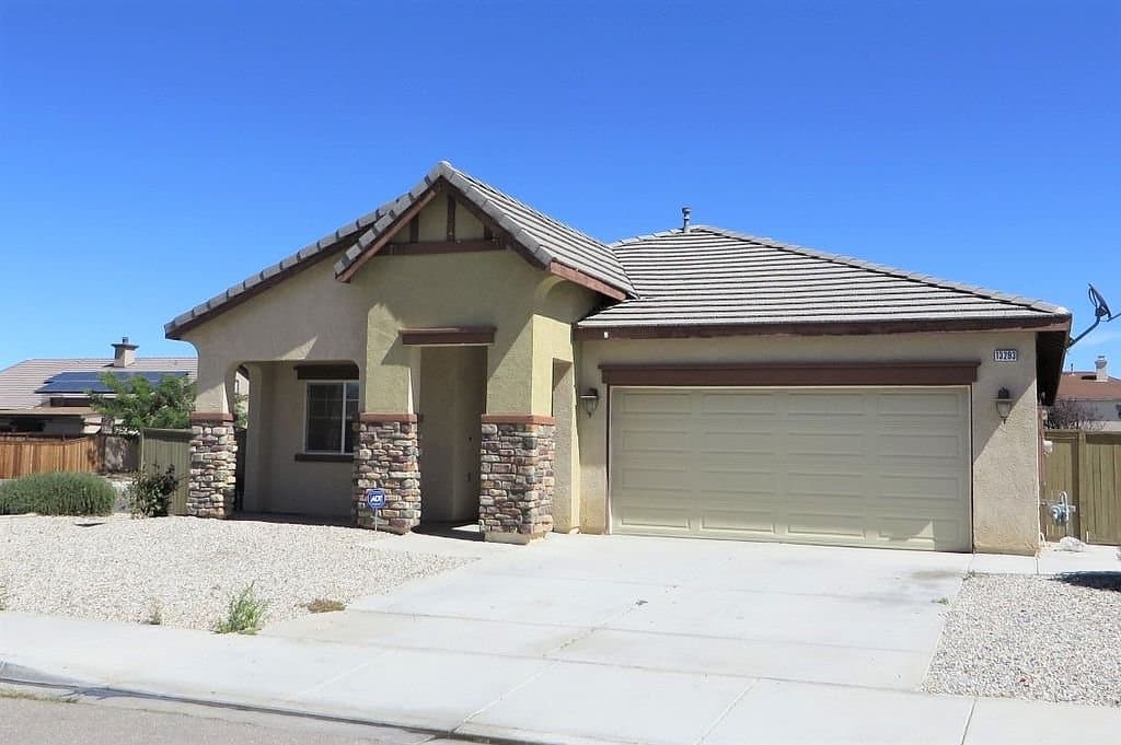 Victorville House: 13293 Marshwood St