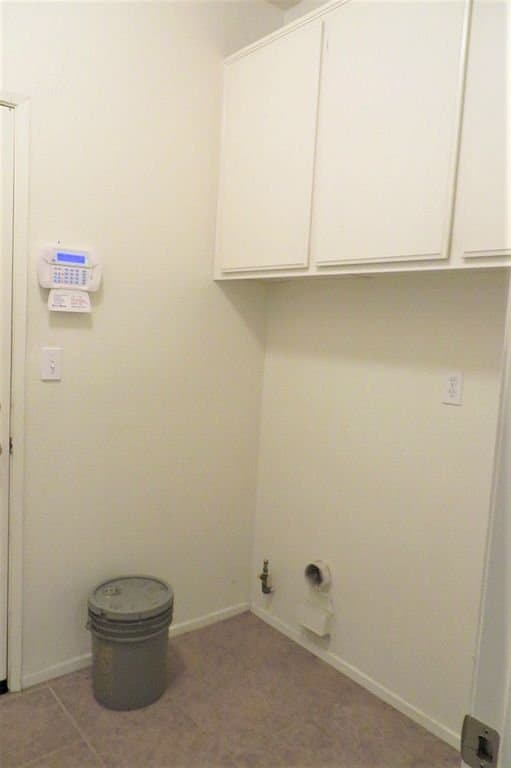 Victorville House: 13293 Marshwood St