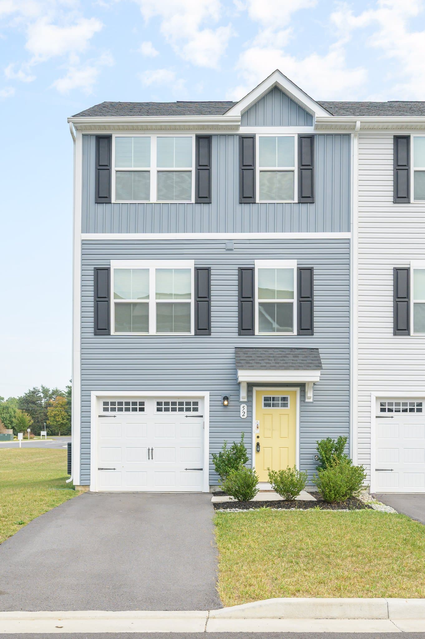 Inwood Townhome: 52 Shubunkin Rd