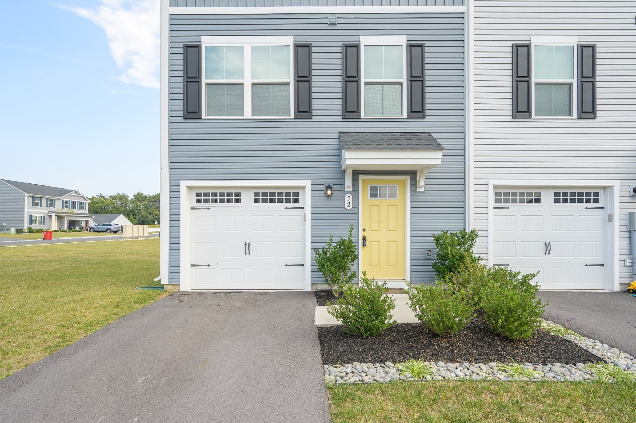 Inwood Townhome: 52 Shubunkin Rd