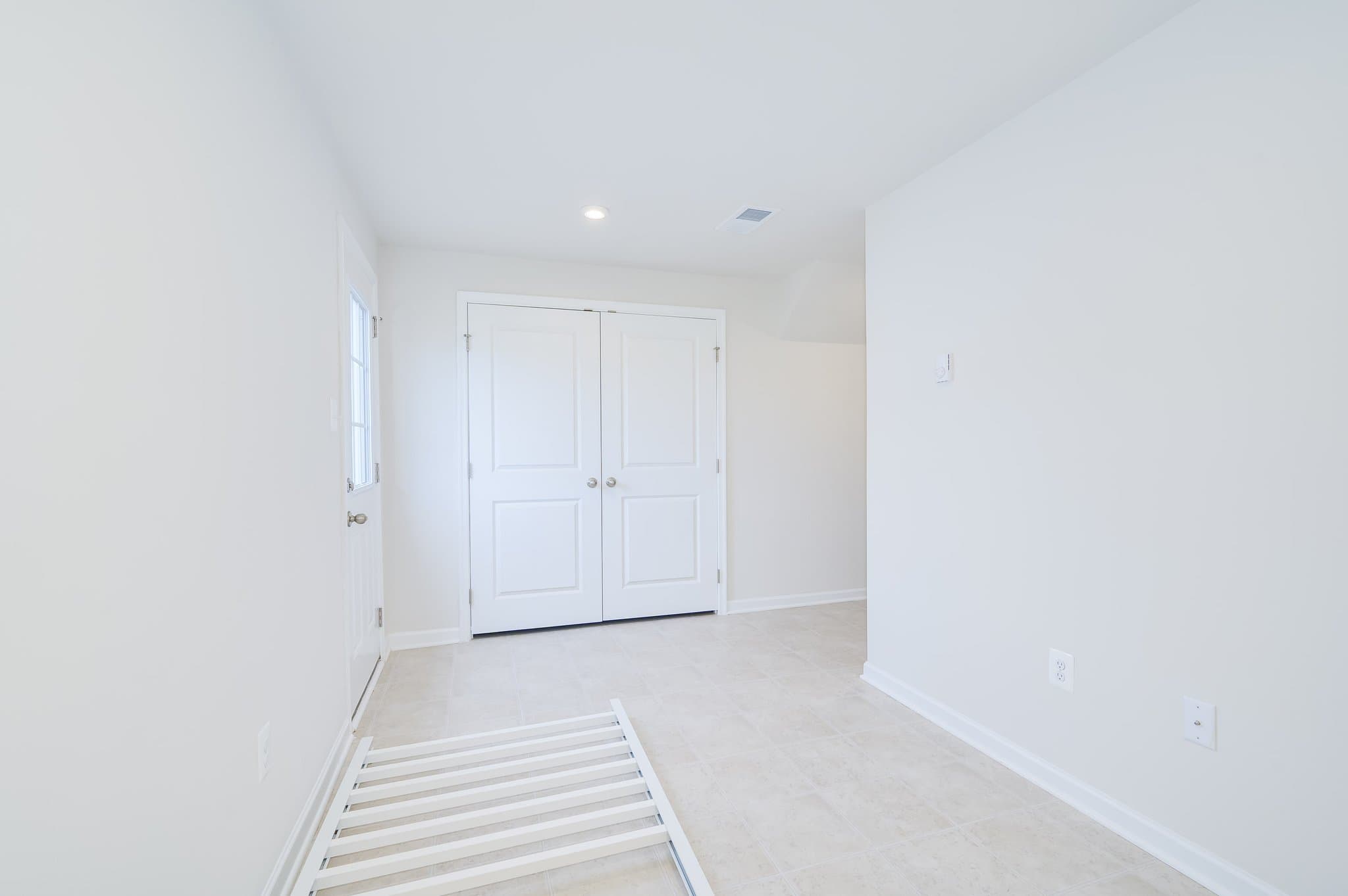 Inwood Townhome: 52 Shubunkin Rd