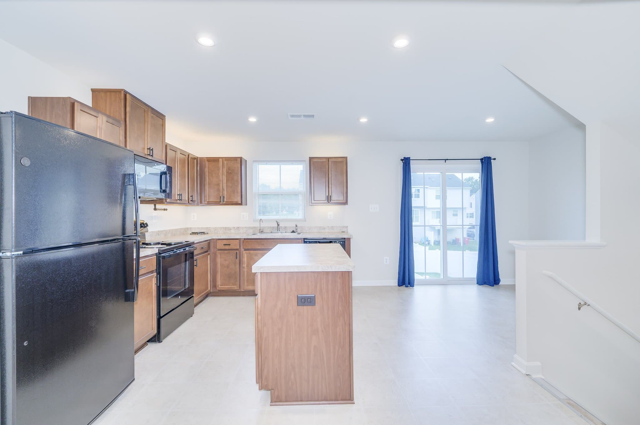 Inwood Townhome: 52 Shubunkin Rd
