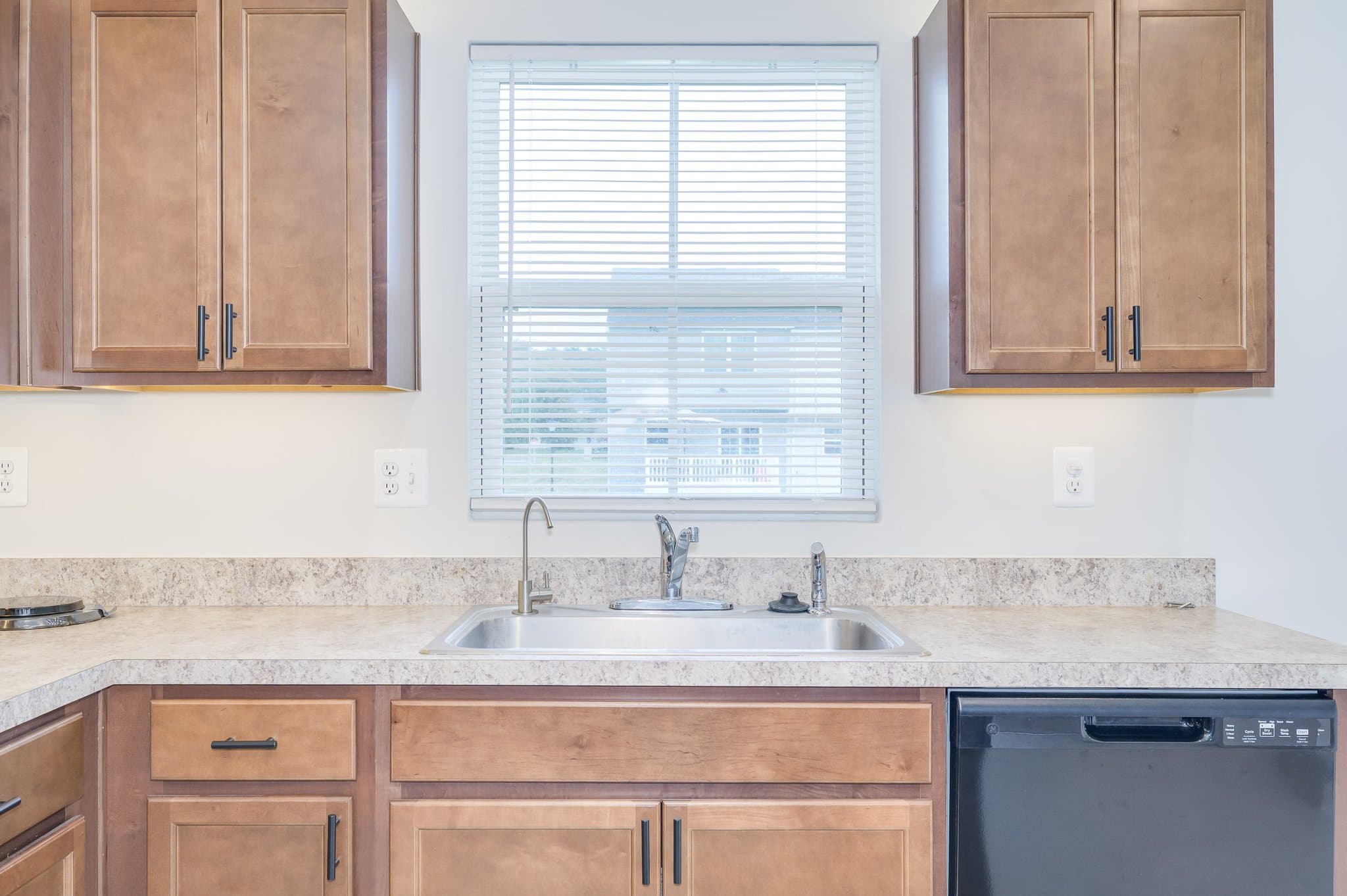 Inwood Townhome: 52 Shubunkin Rd