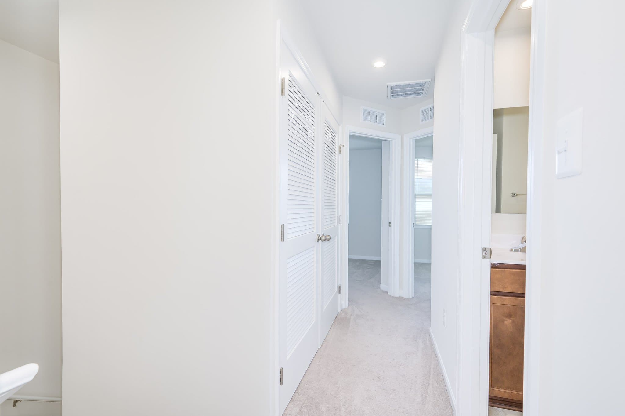 Inwood Townhome: 52 Shubunkin Rd