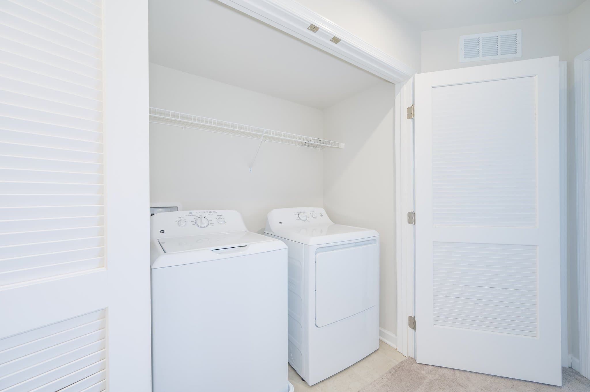 Inwood Townhome: 52 Shubunkin Rd