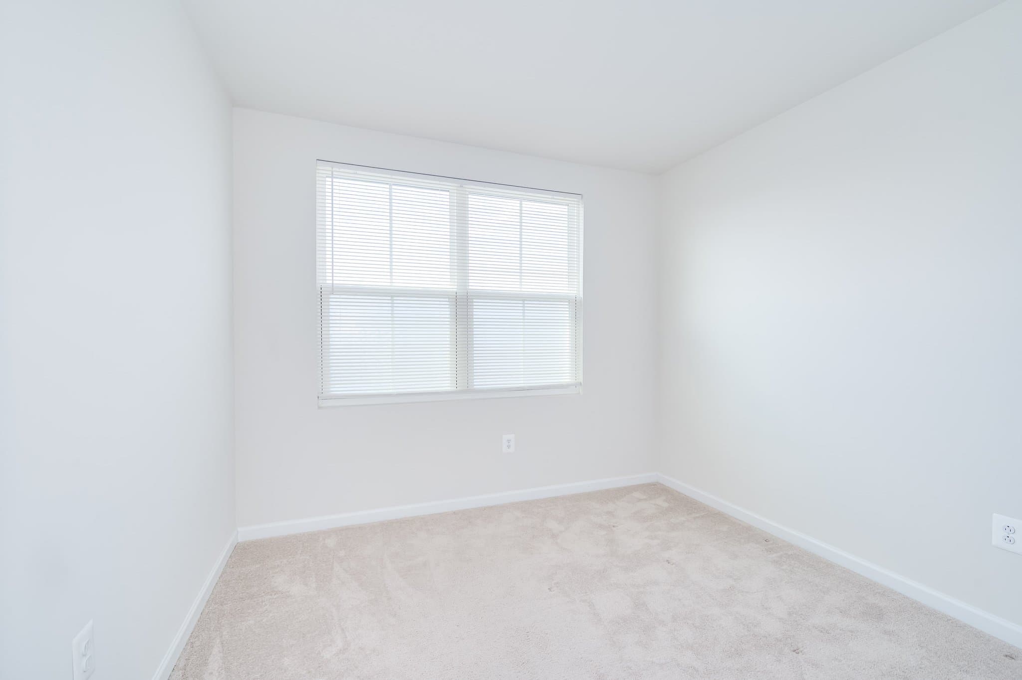 Inwood Townhome: 52 Shubunkin Rd