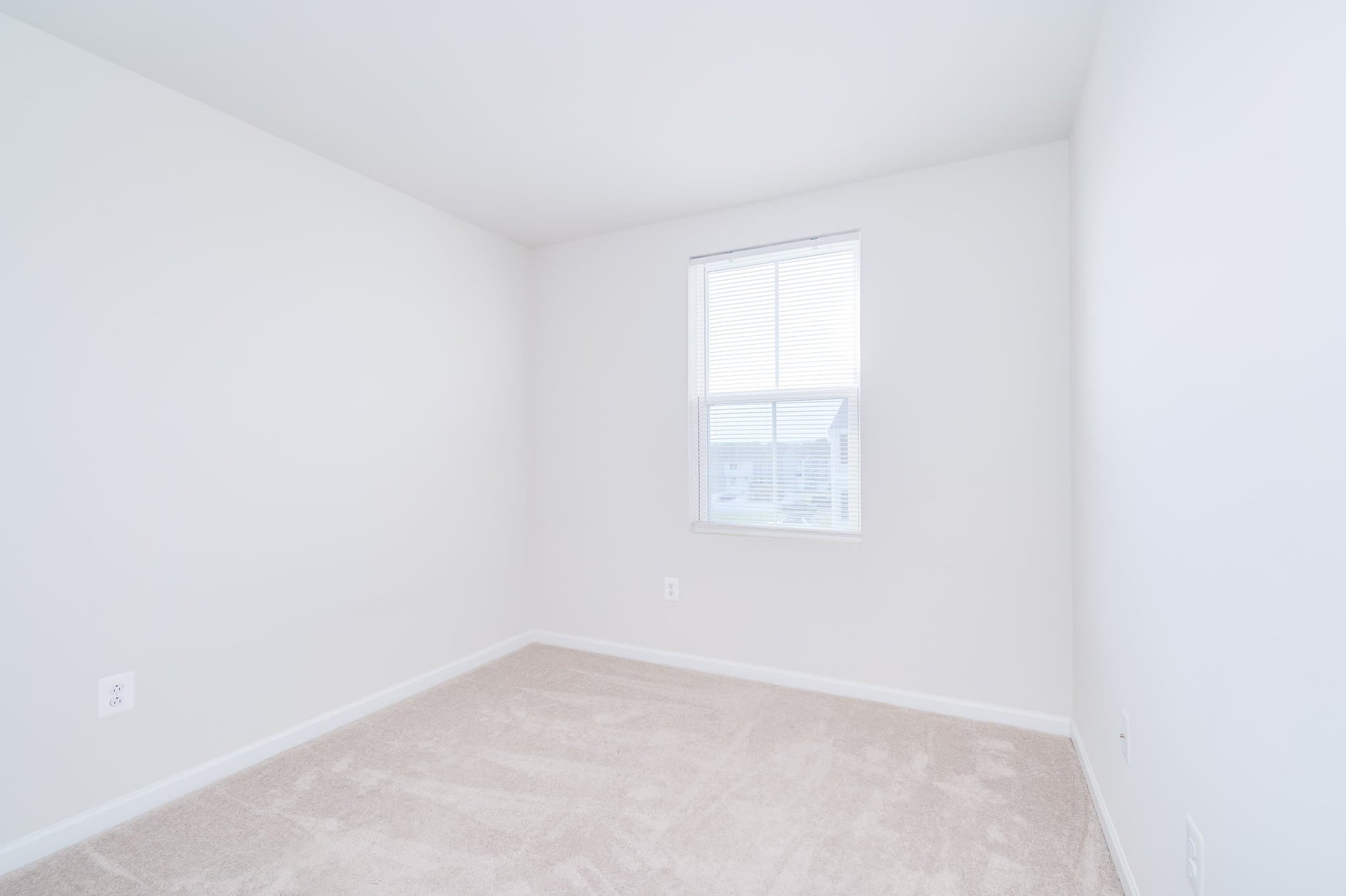 Inwood Townhome: 52 Shubunkin Rd
