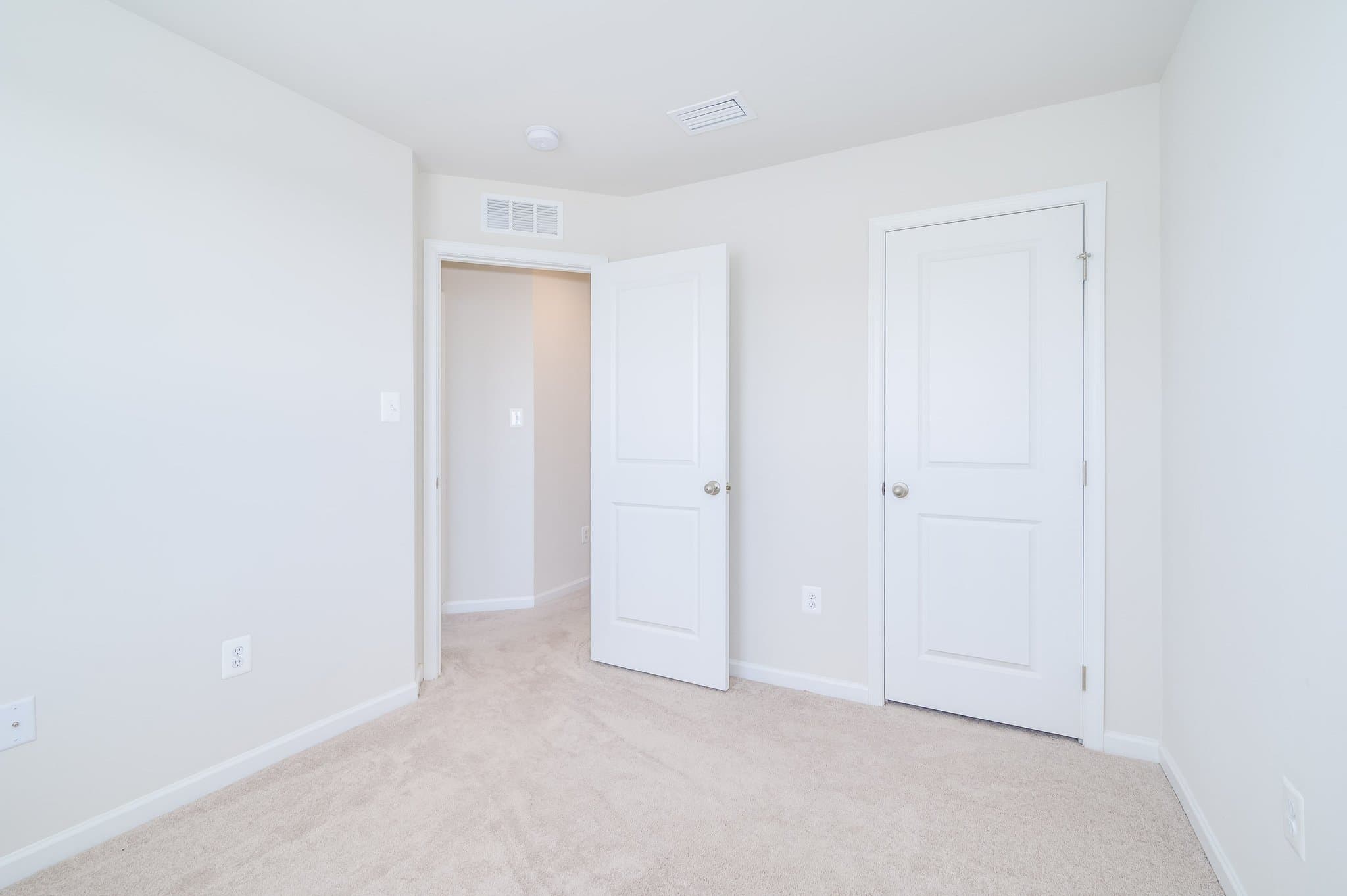 Inwood Townhome: 52 Shubunkin Rd
