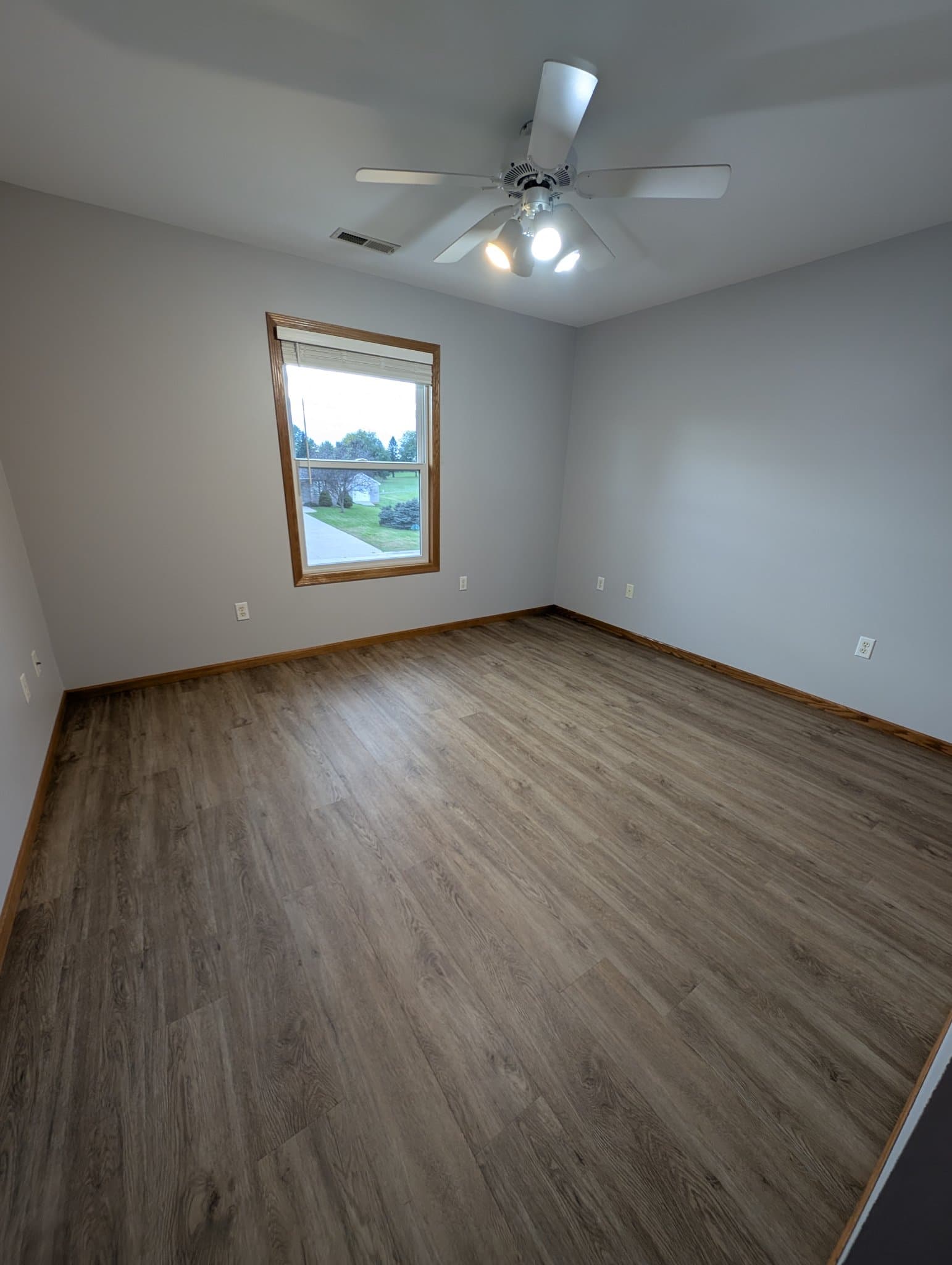 Maquoketa Multiplex: 933-939 Country Club Dr