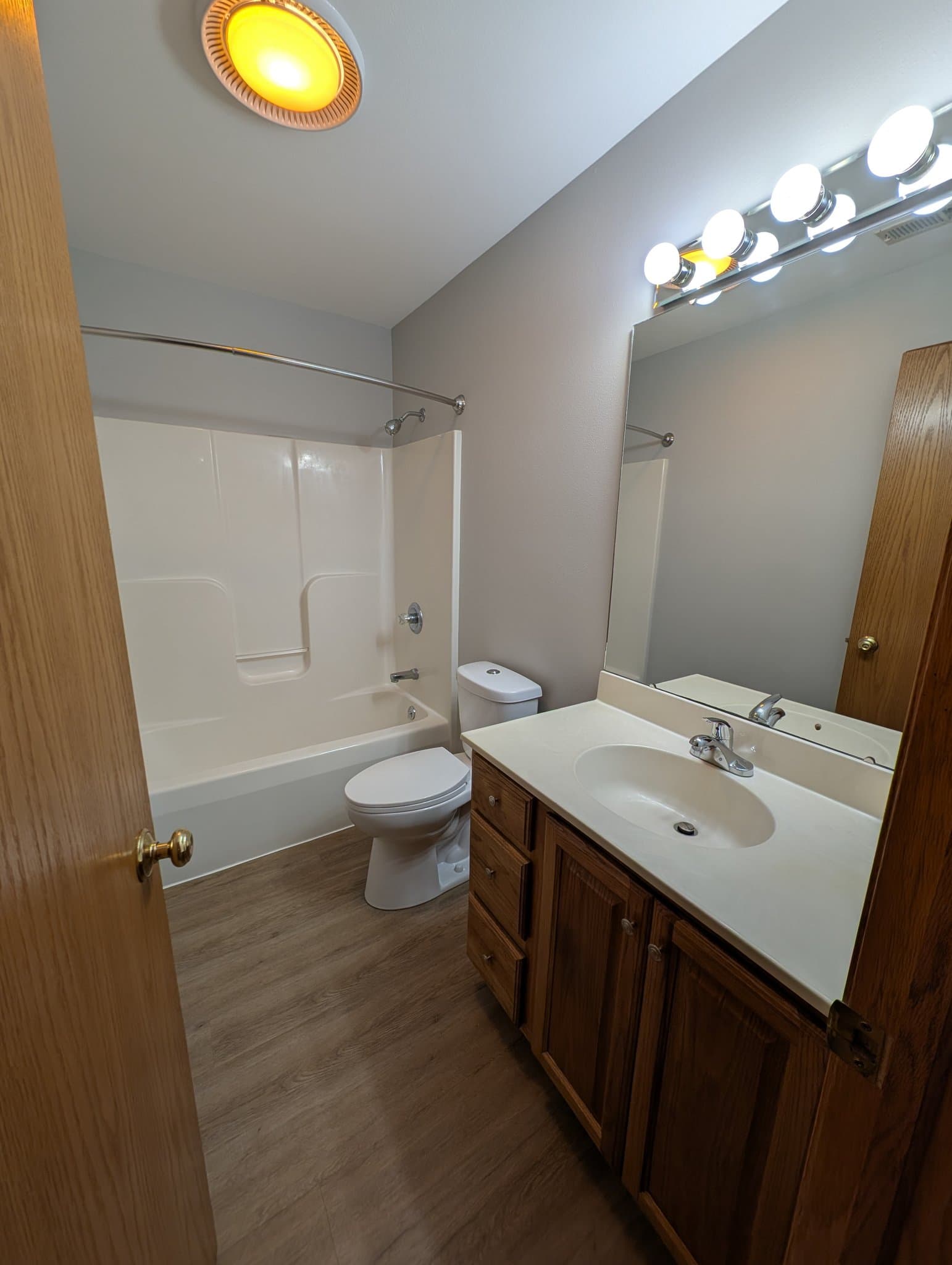 Maquoketa Multiplex: 933-939 Country Club Dr