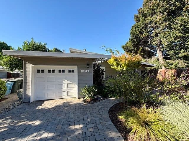 Palo Alto House: 3530 Emerson St