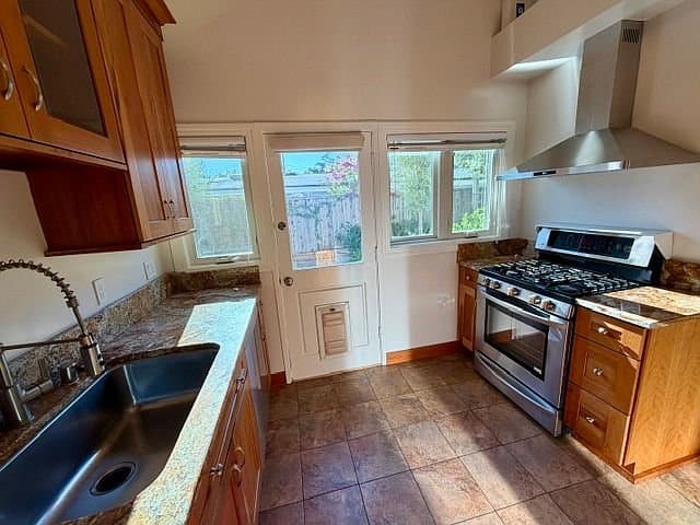 Palo Alto House: 3530 Emerson St