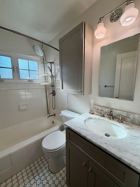 Palo Alto House: 3530 Emerson St
