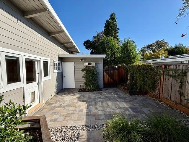 Palo Alto House: 3530 Emerson St