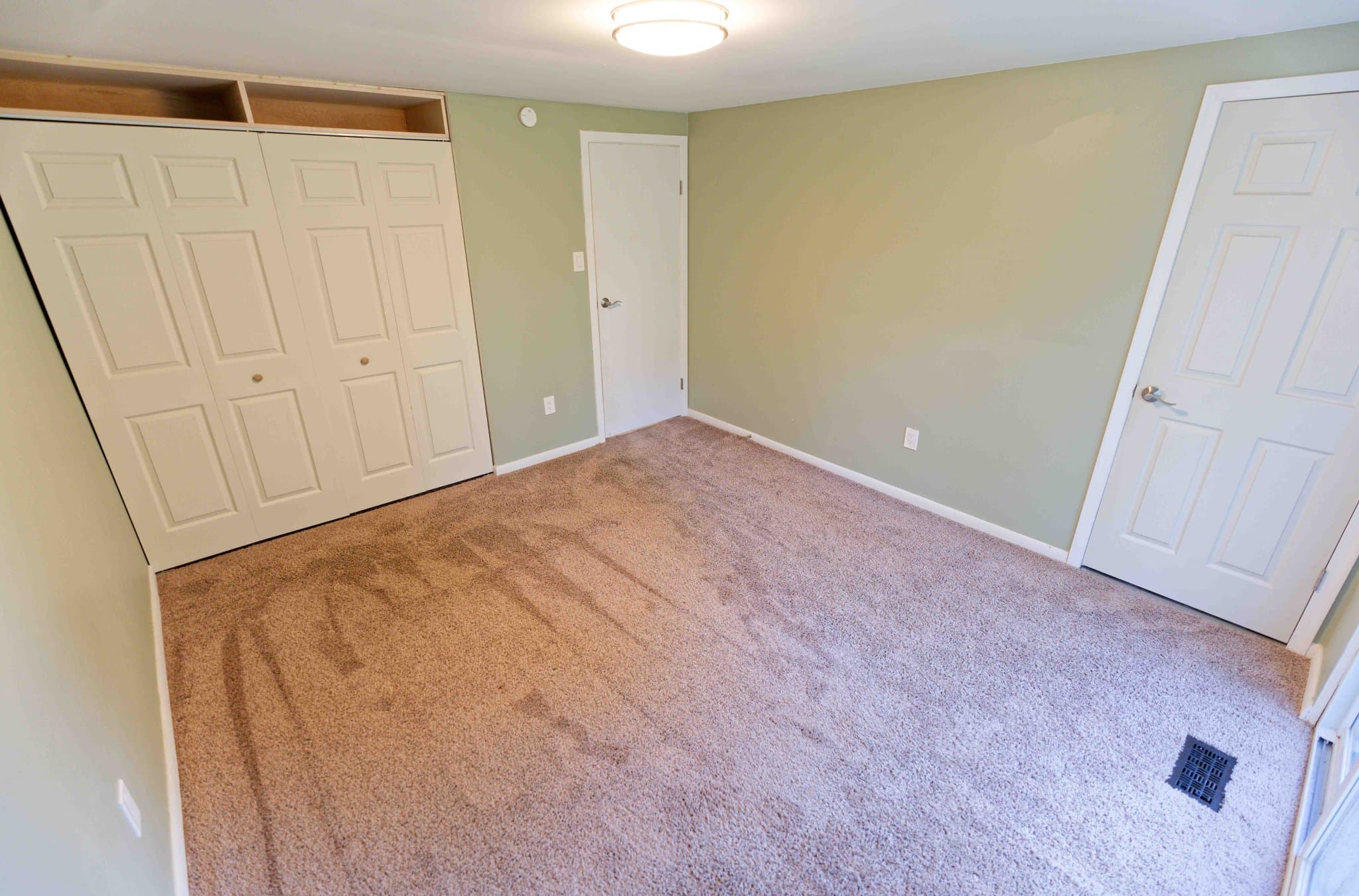 Columbia House: 6733 Pyramid Way