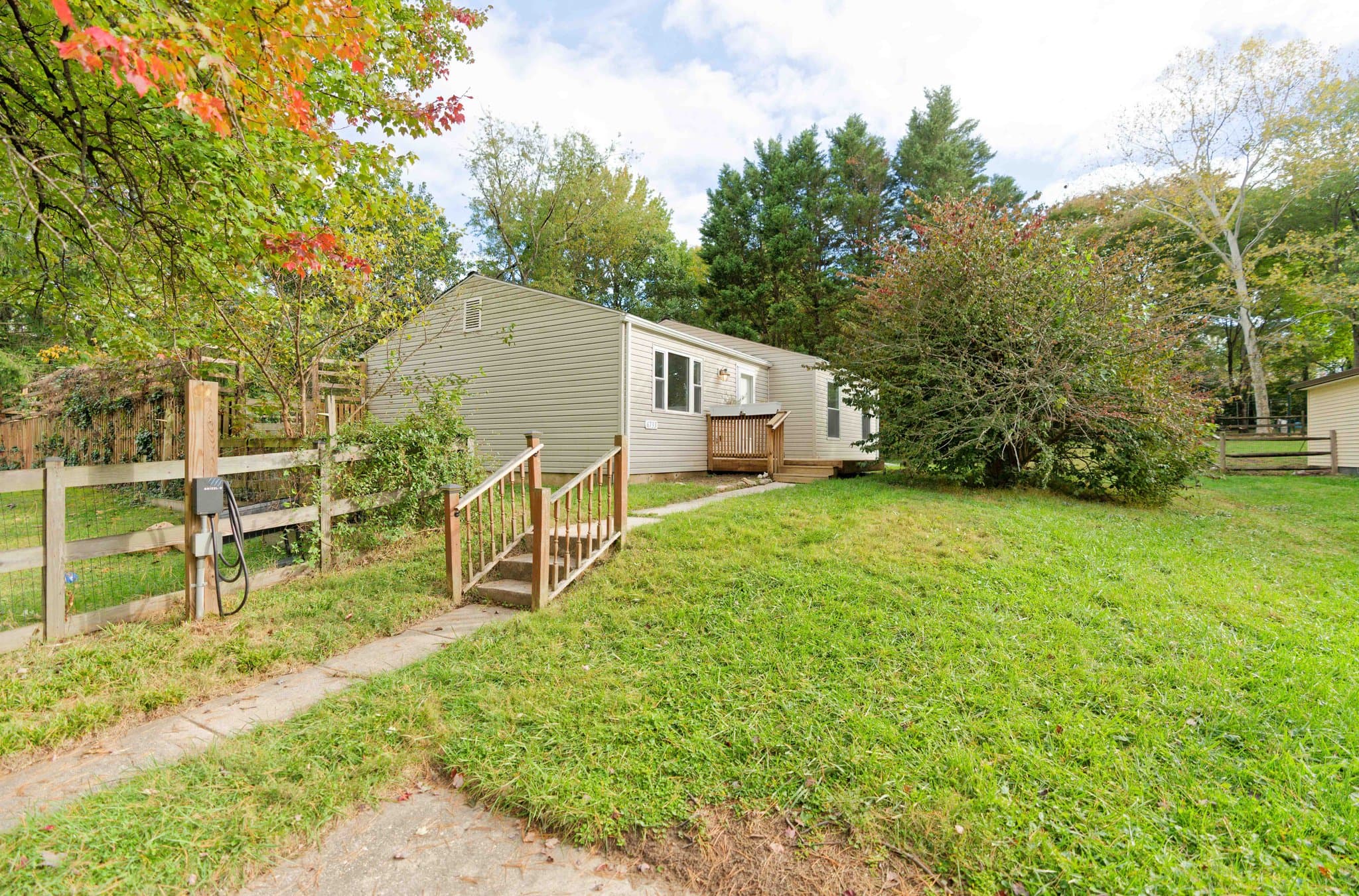 Columbia House: 6733 Pyramid Way
