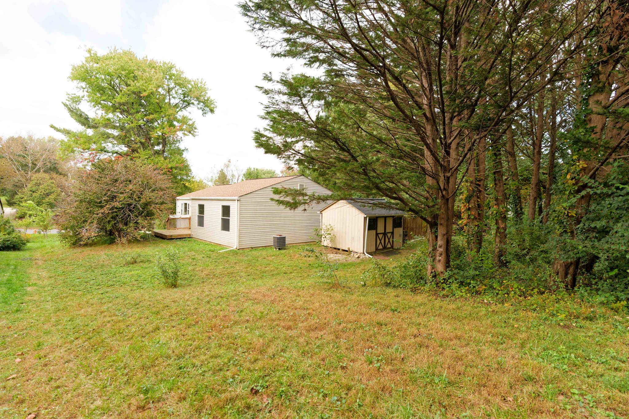 Columbia House: 6733 Pyramid Way