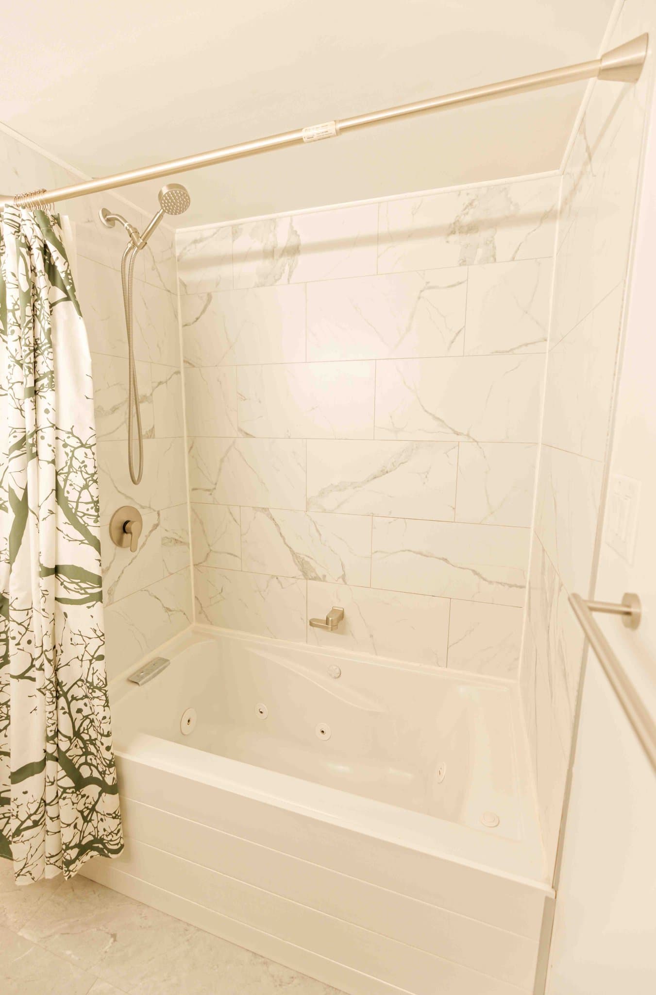 Columbia House: 6733 Pyramid Way